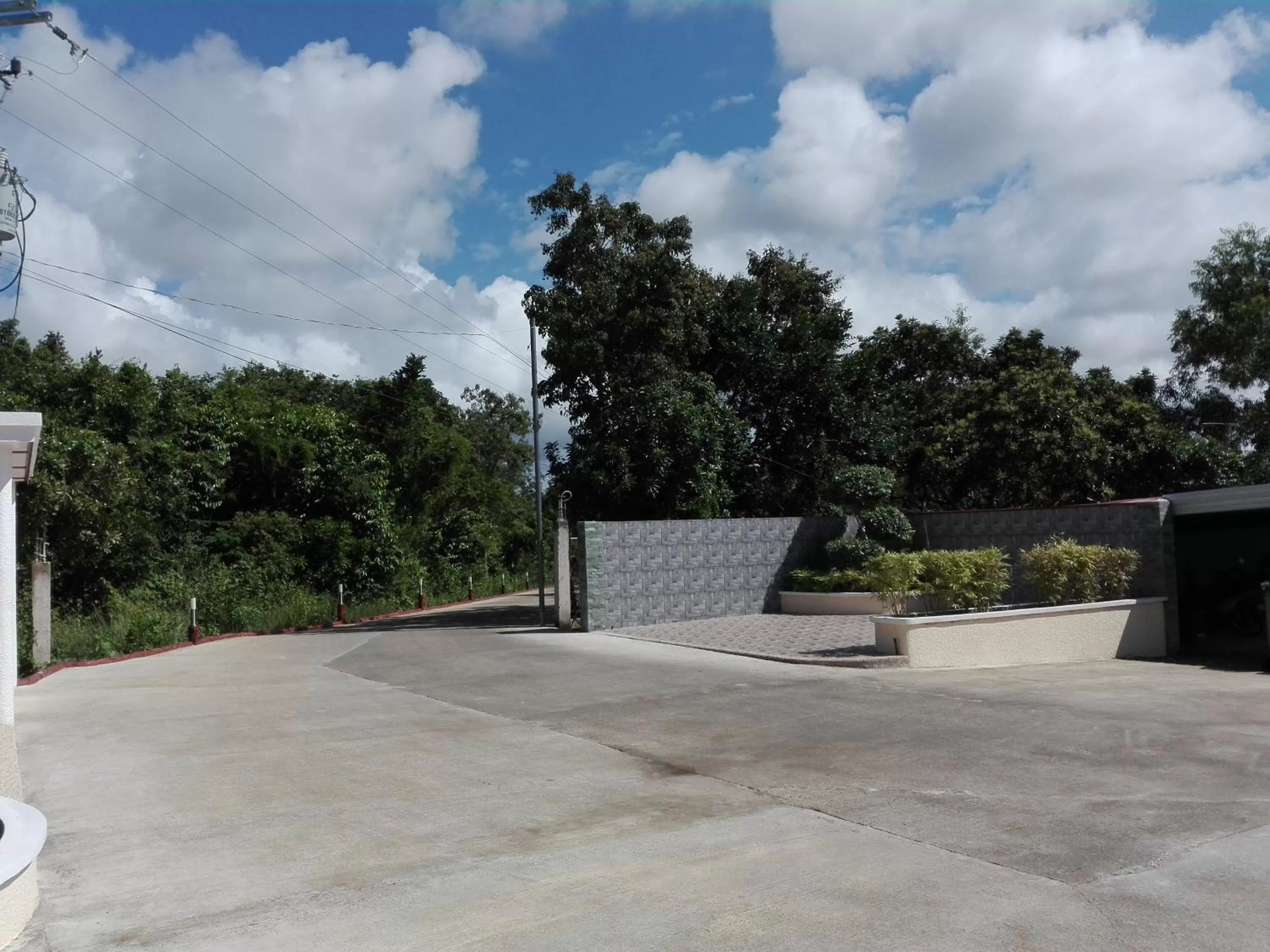 Facade/entrance in Jugalis Hotel and Restaurant