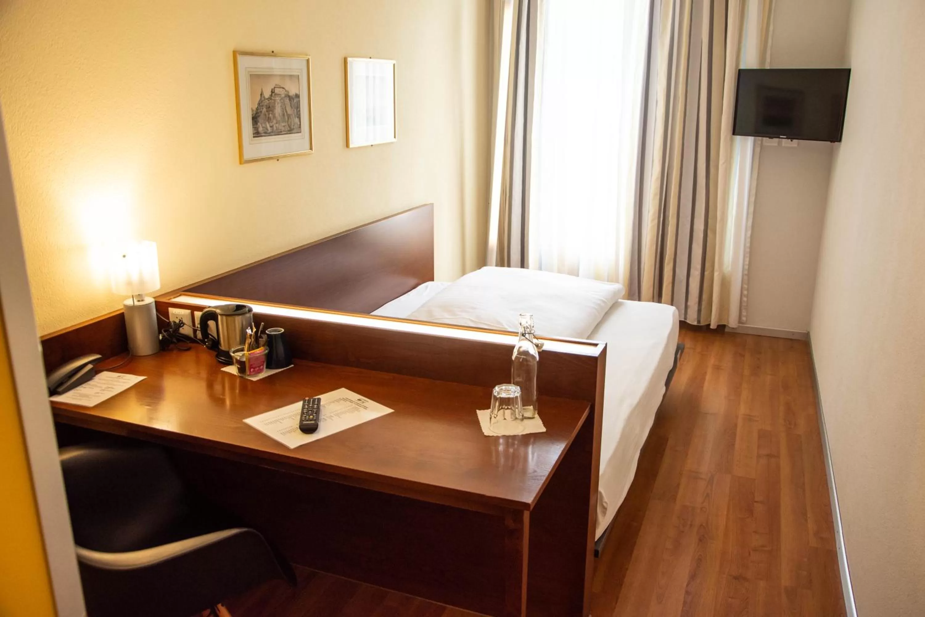 Bedroom, Bed in Goldener Schlüssel