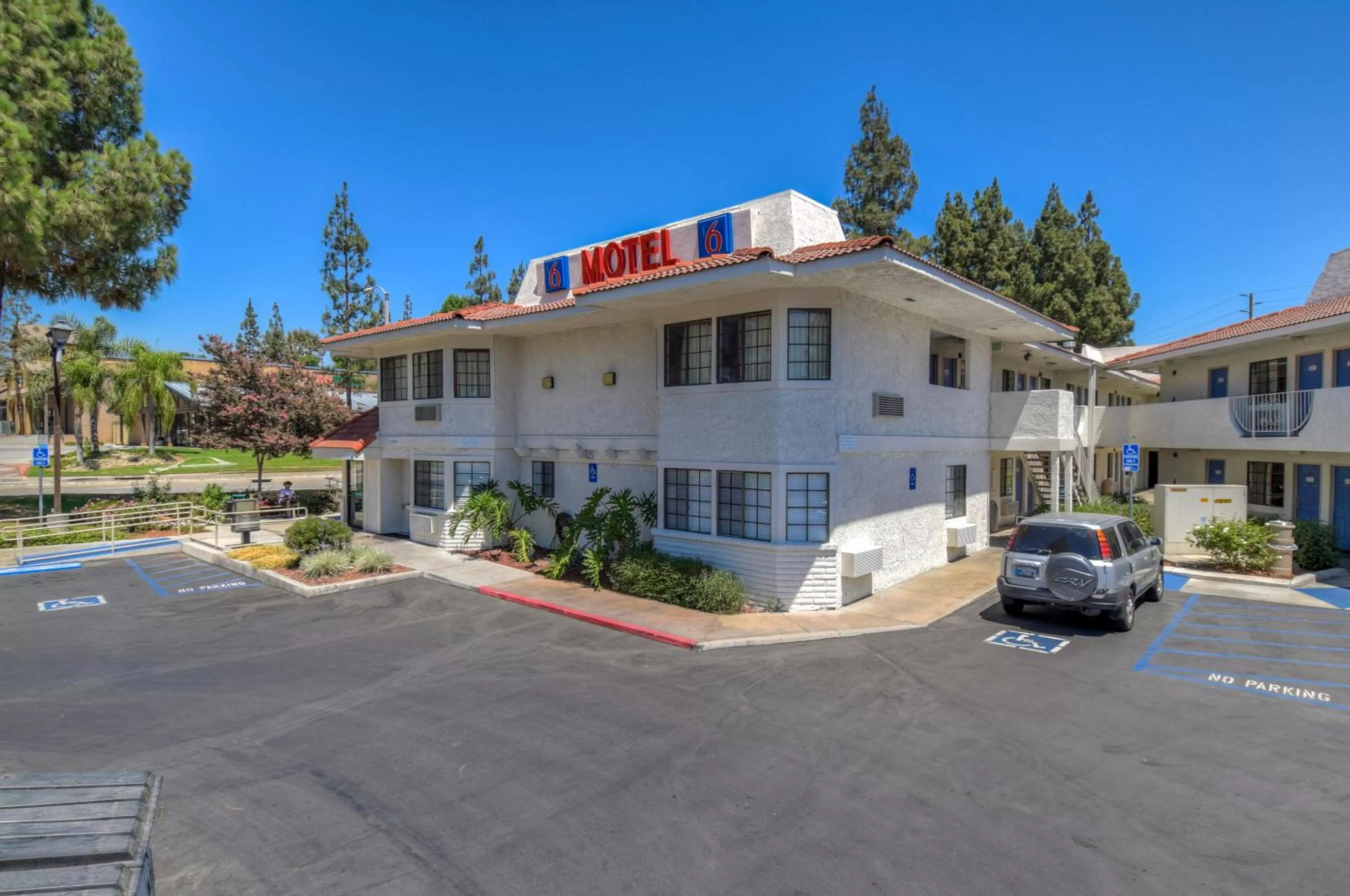 Facade/entrance in Motel 6-San Dimas, CA - Los Angeles