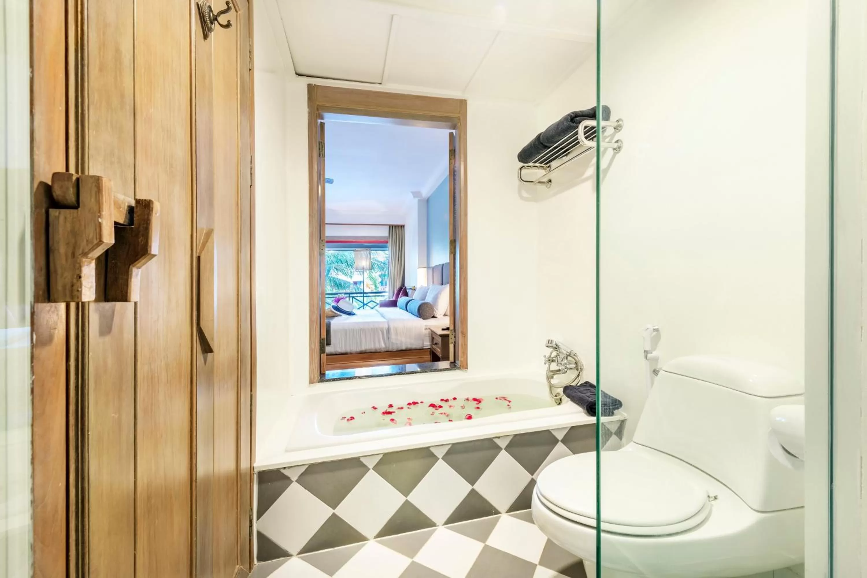 Shower in Chada Thai Village