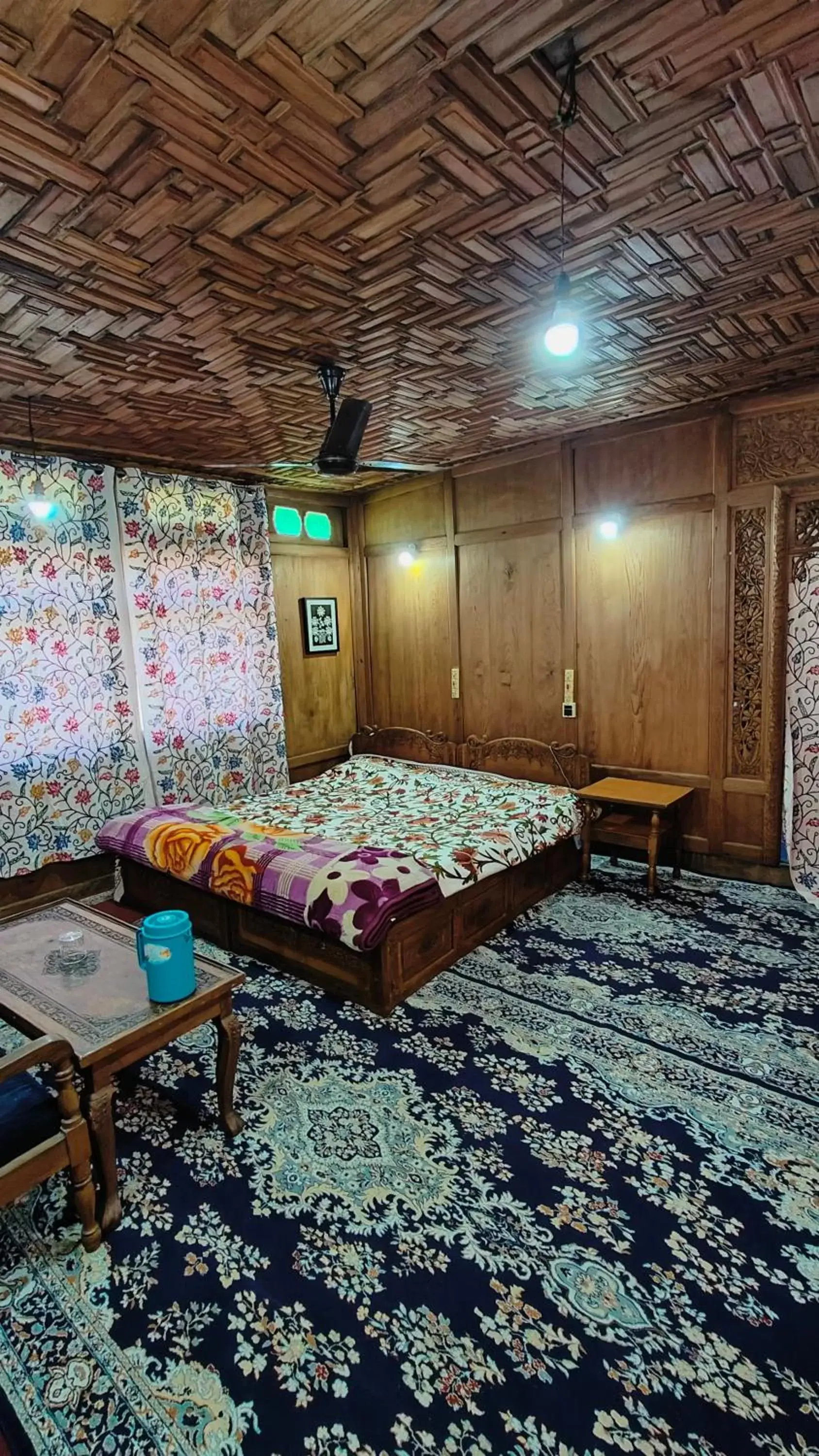 Deluxe King Room in Houseboat Karima palace Deluxe King Room in Houseboat Karima palace