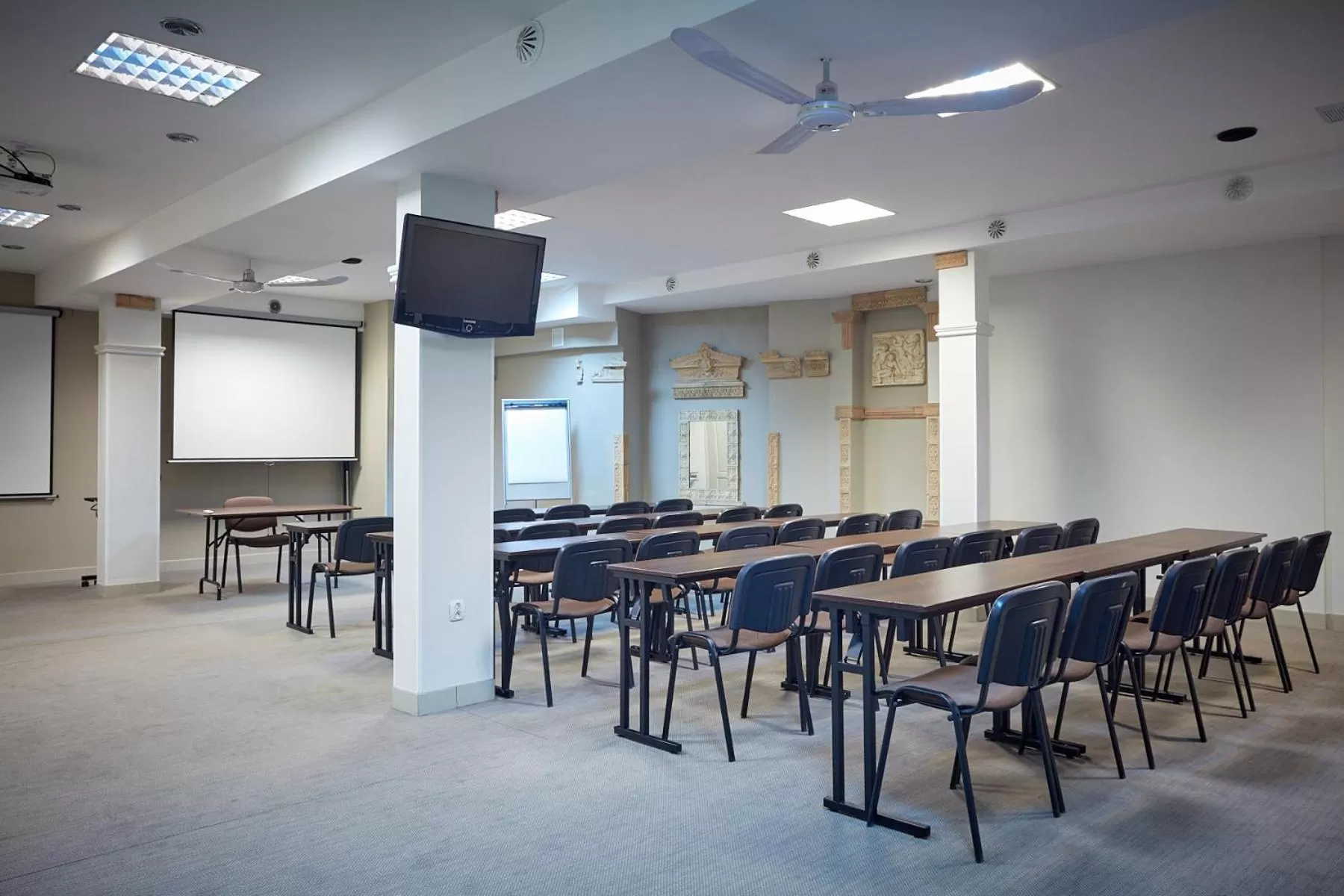 People in Hotel Batory