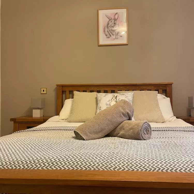 Bed in The Cottage Inn