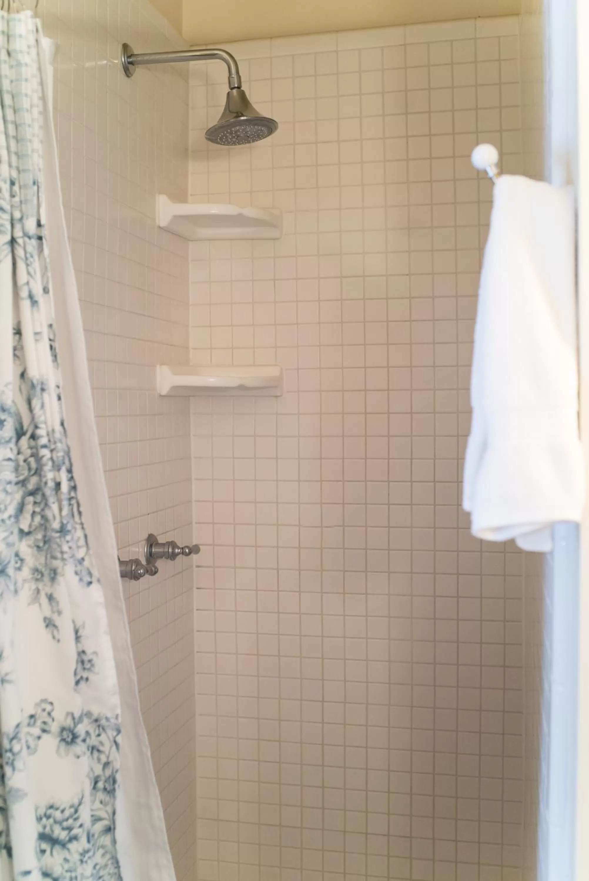 Bathroom in The Mulberry Inn -An Historic Bed and Breakfast