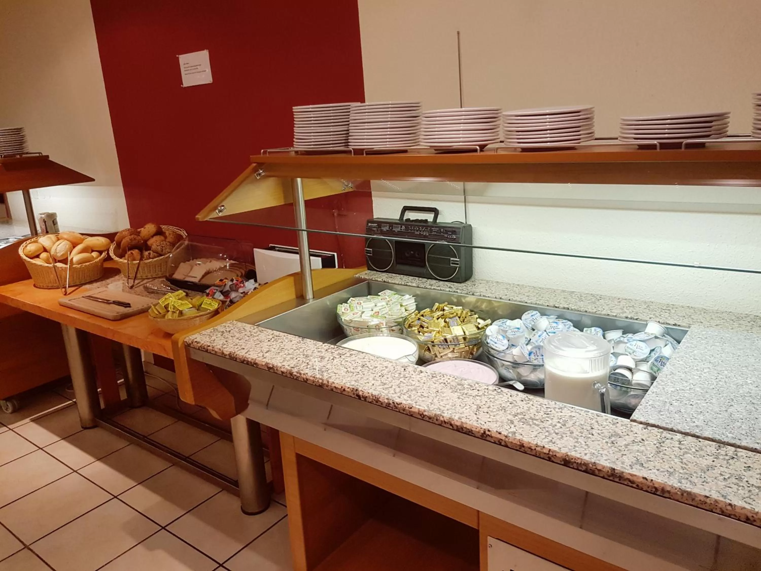 Breakfast in Opal Hotel