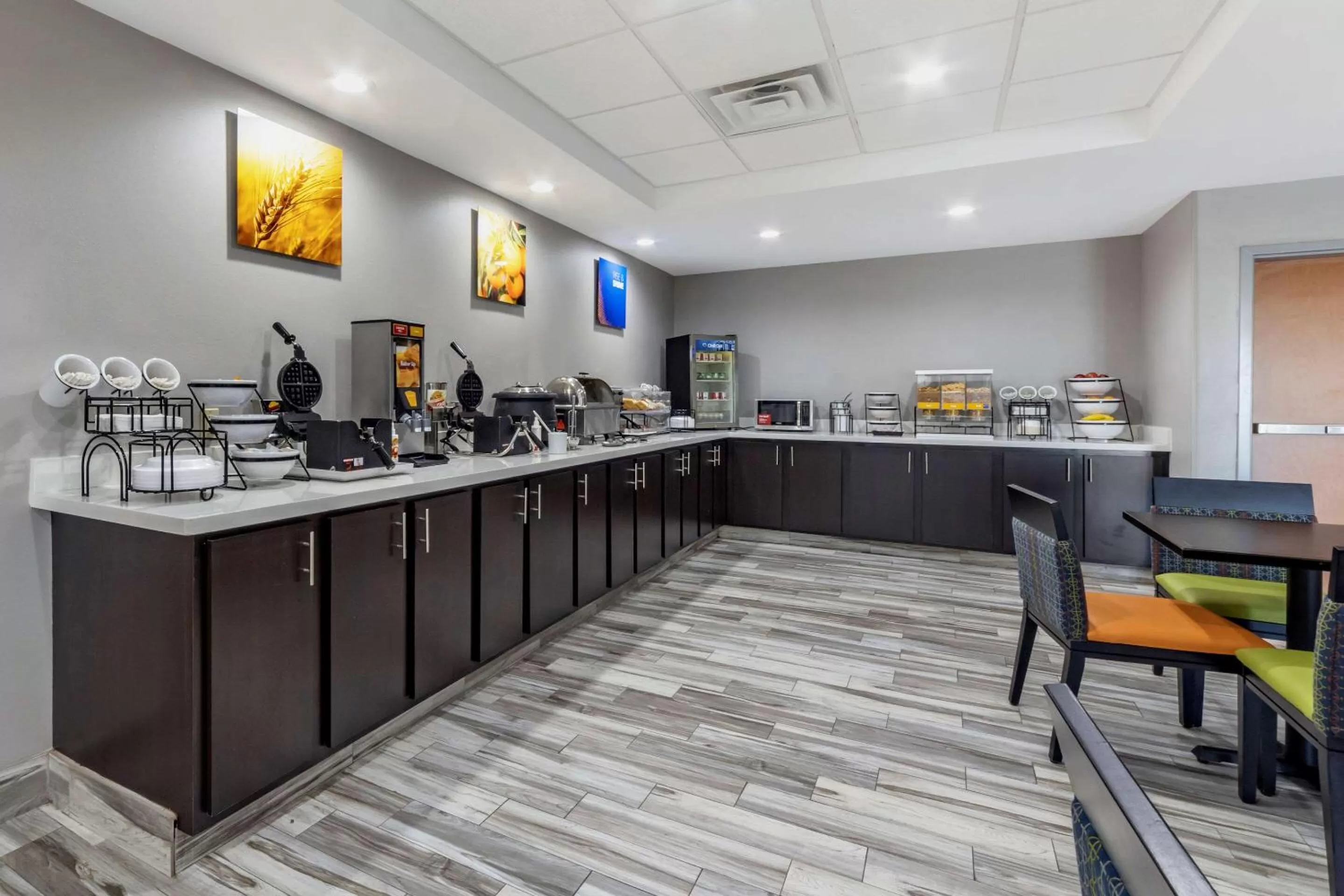 Restaurant/Places to Eat in Comfort Inn and Suites Quail Springs