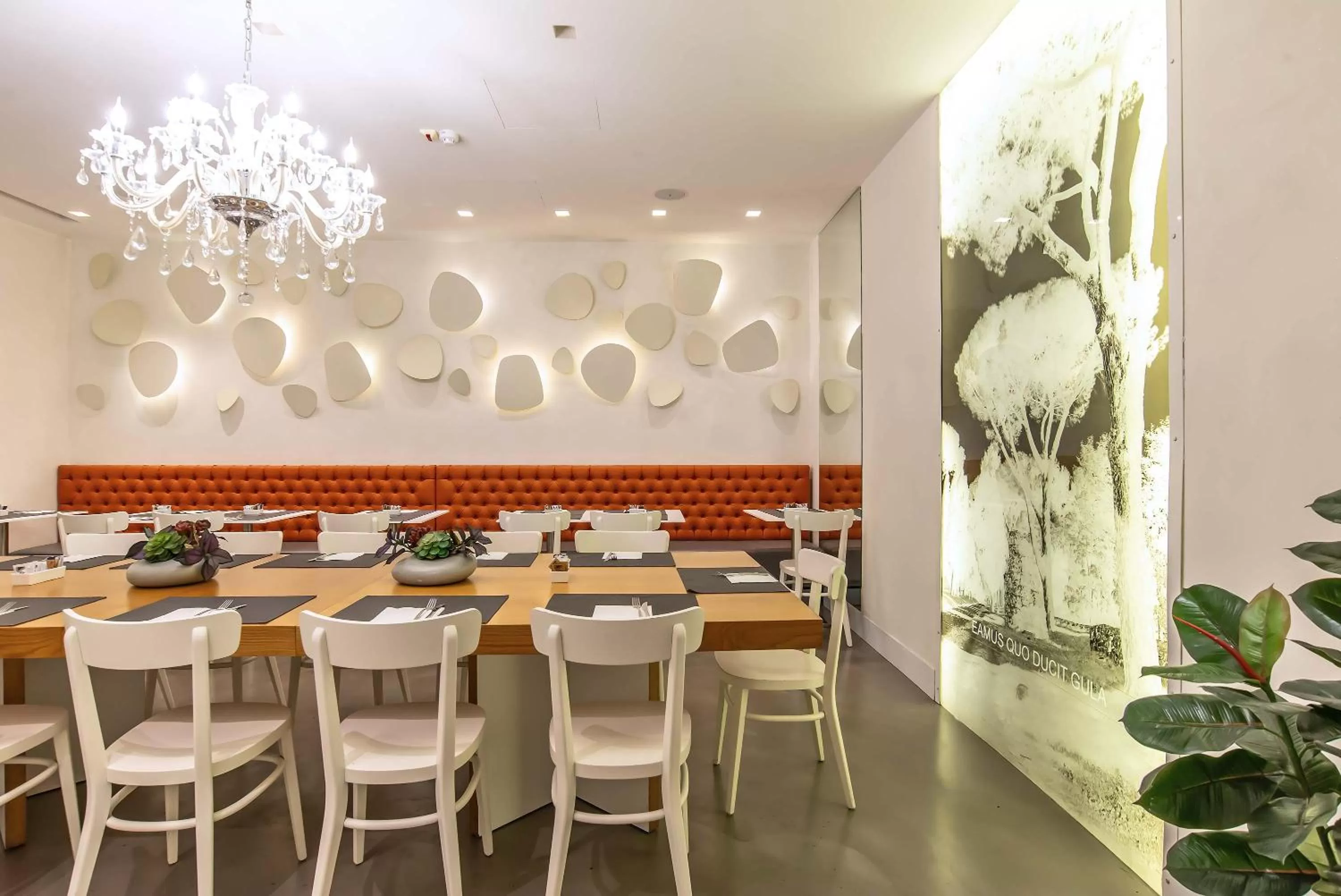 Breakfast in Hotel White