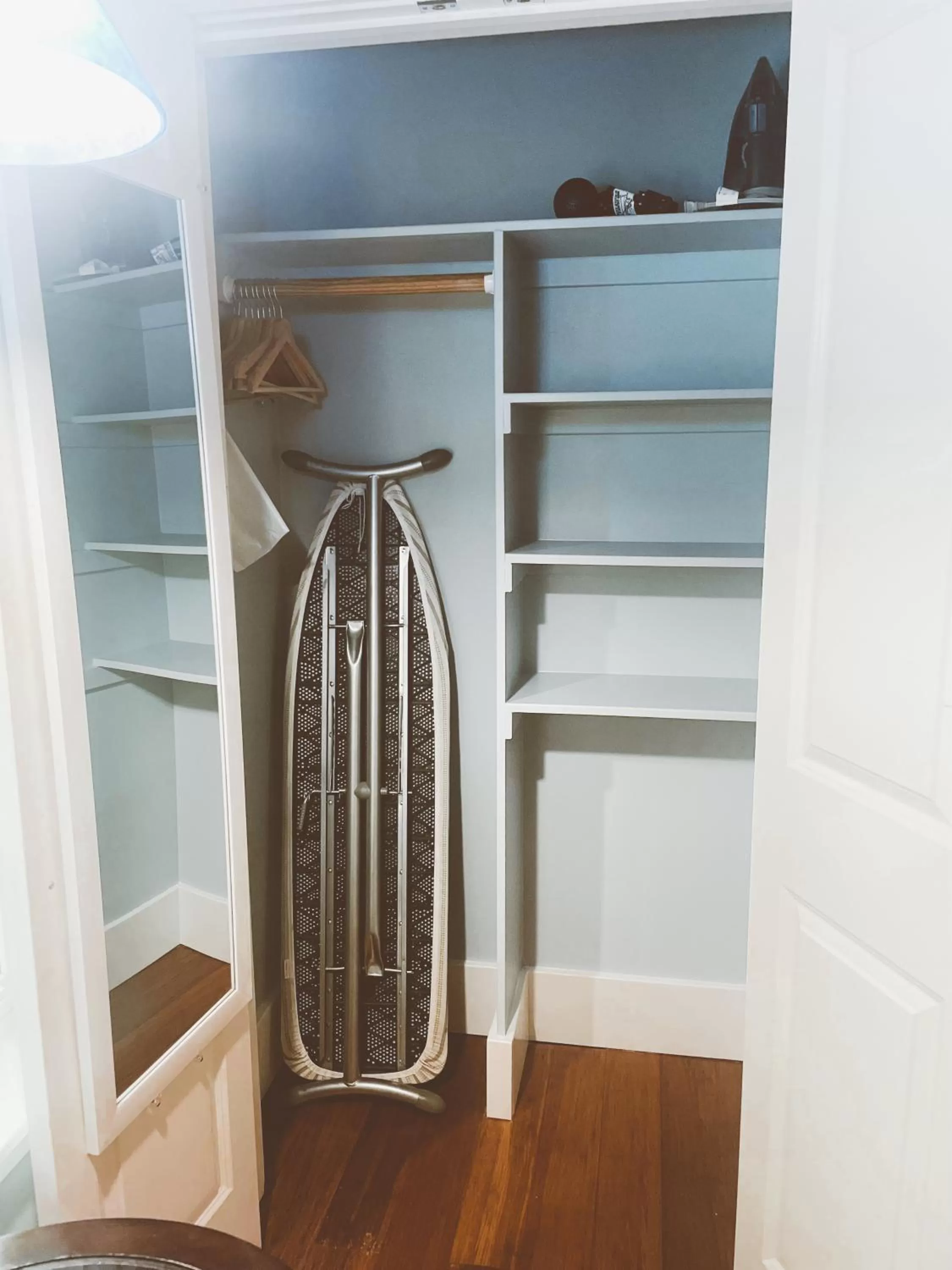 Bedroom in Pacific Blue Inn