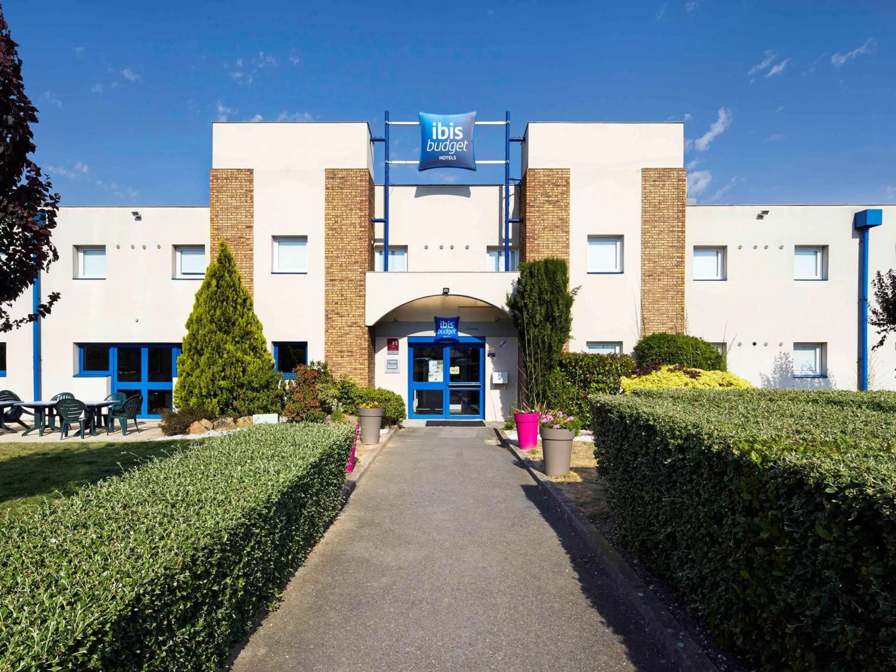 Property building in ibis budget Chartres