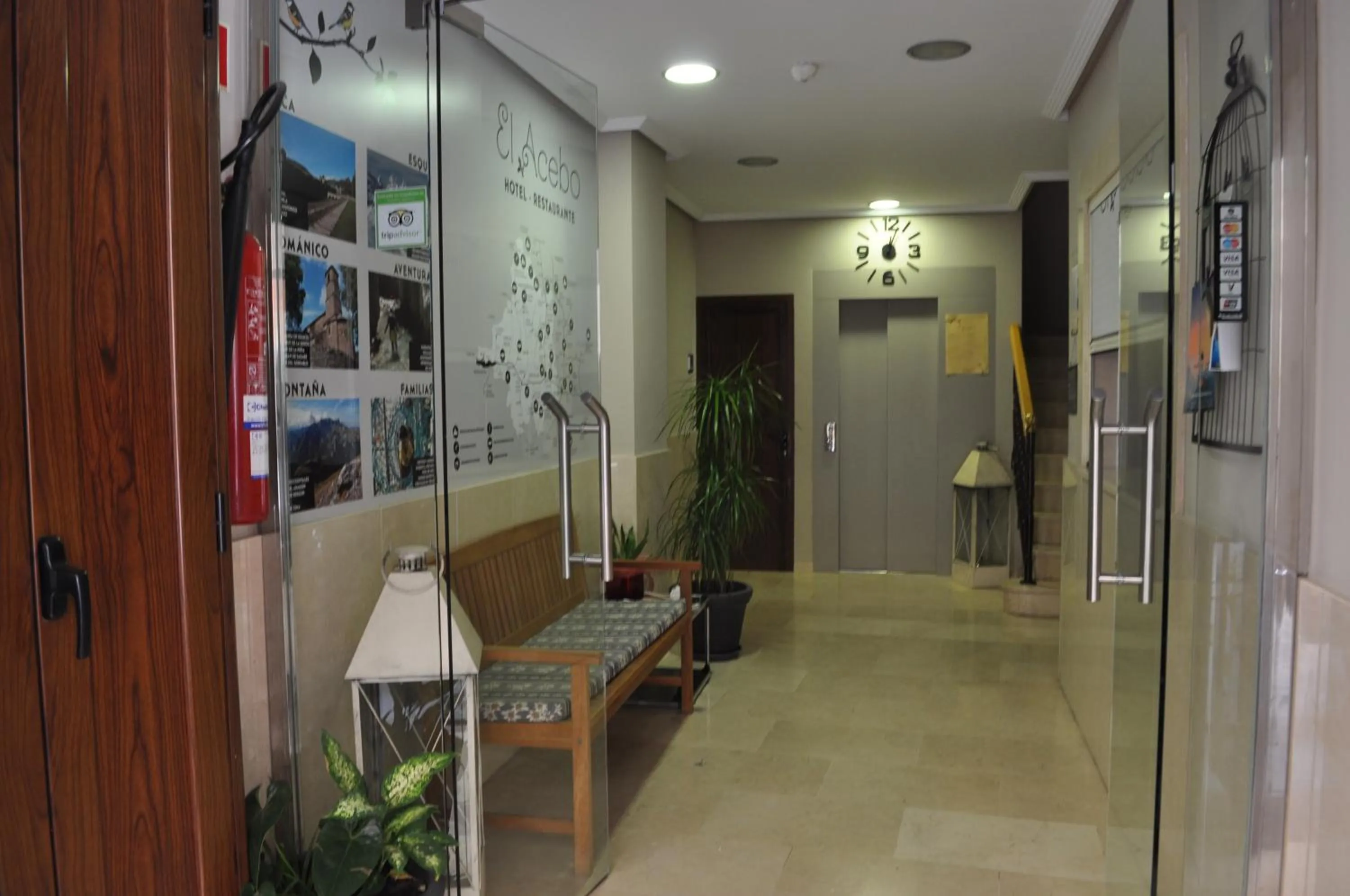 Lobby or reception in Hotel El Acebo