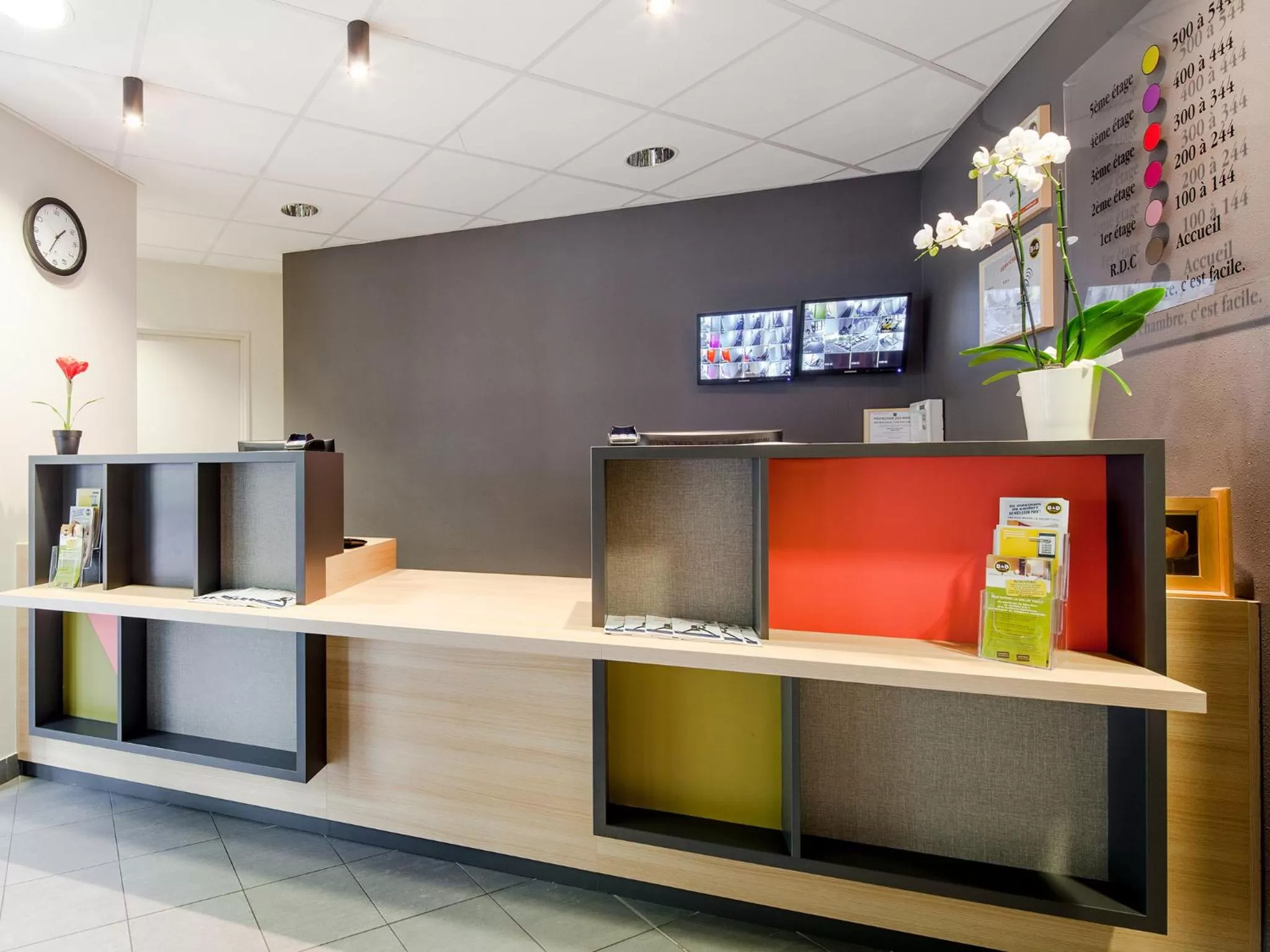 Lobby or reception in B&B HOTEL Marne-La-Vallée Torcy