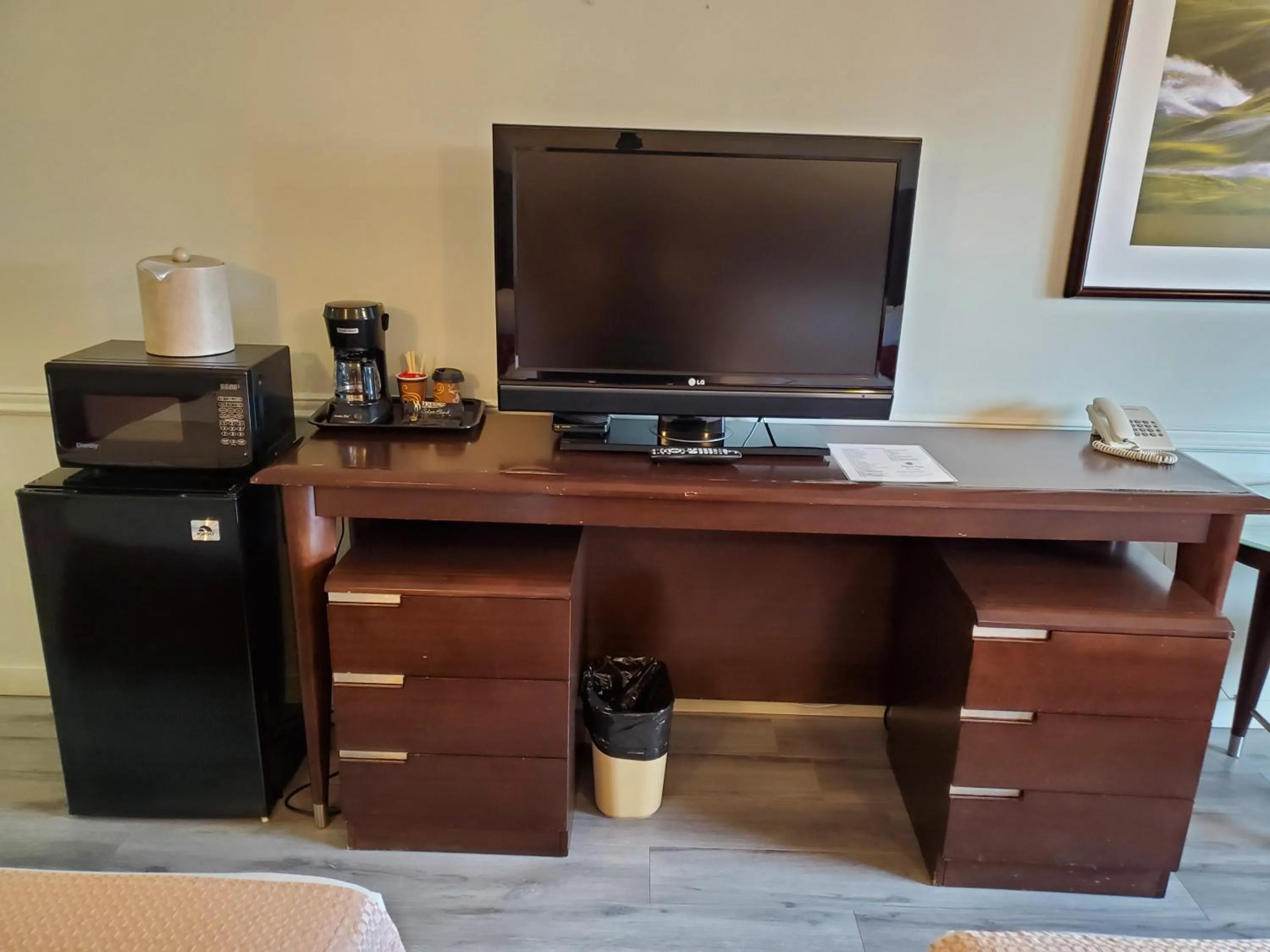 TV and multimedia in Alpine Inn Abbotsford