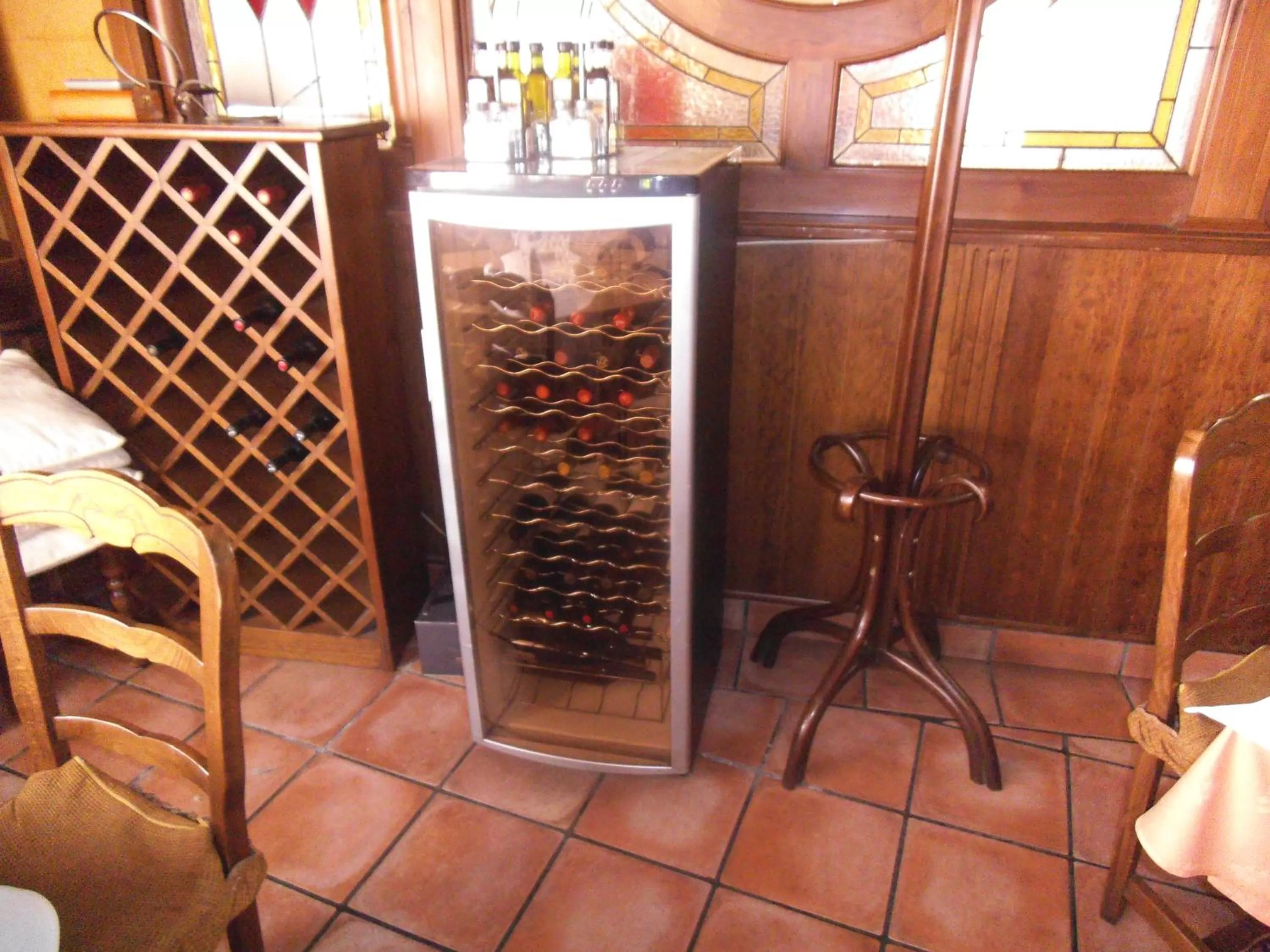 Alcoholic drinks, Bathroom in Hostal Los Galgos