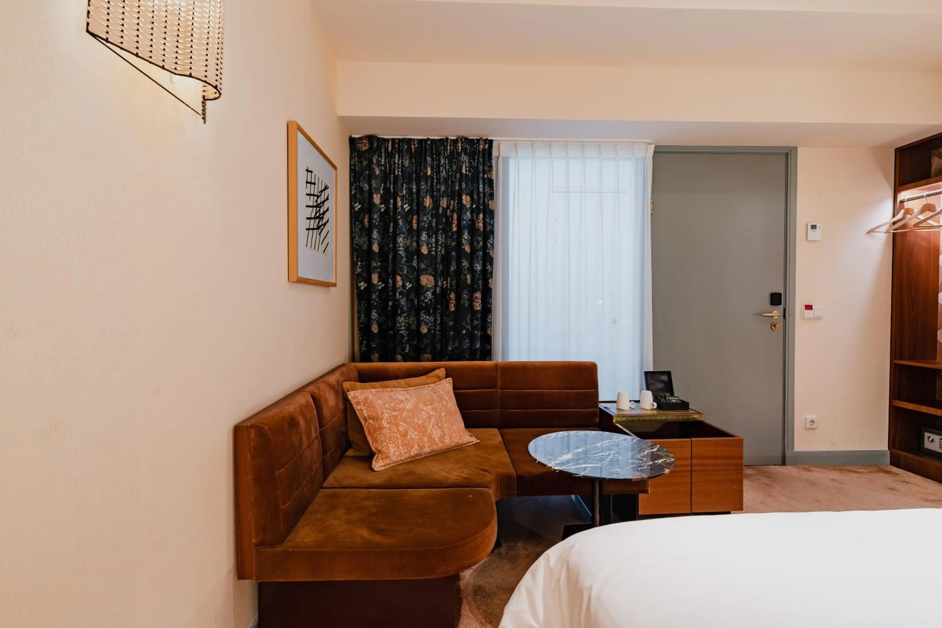 View (from property/room), Bed in Hotel Mercier