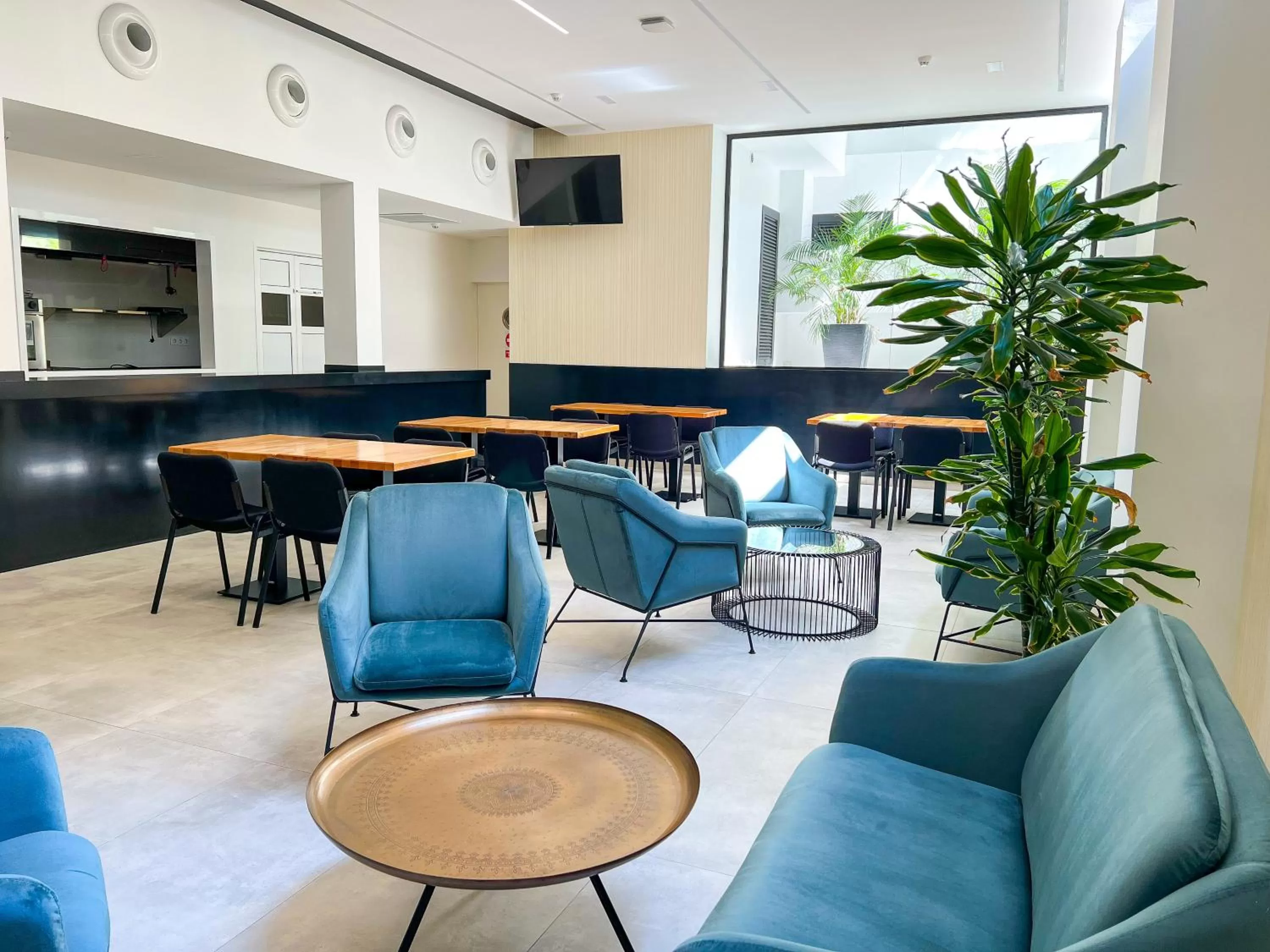 Seating area in Hotel MG Poniente
