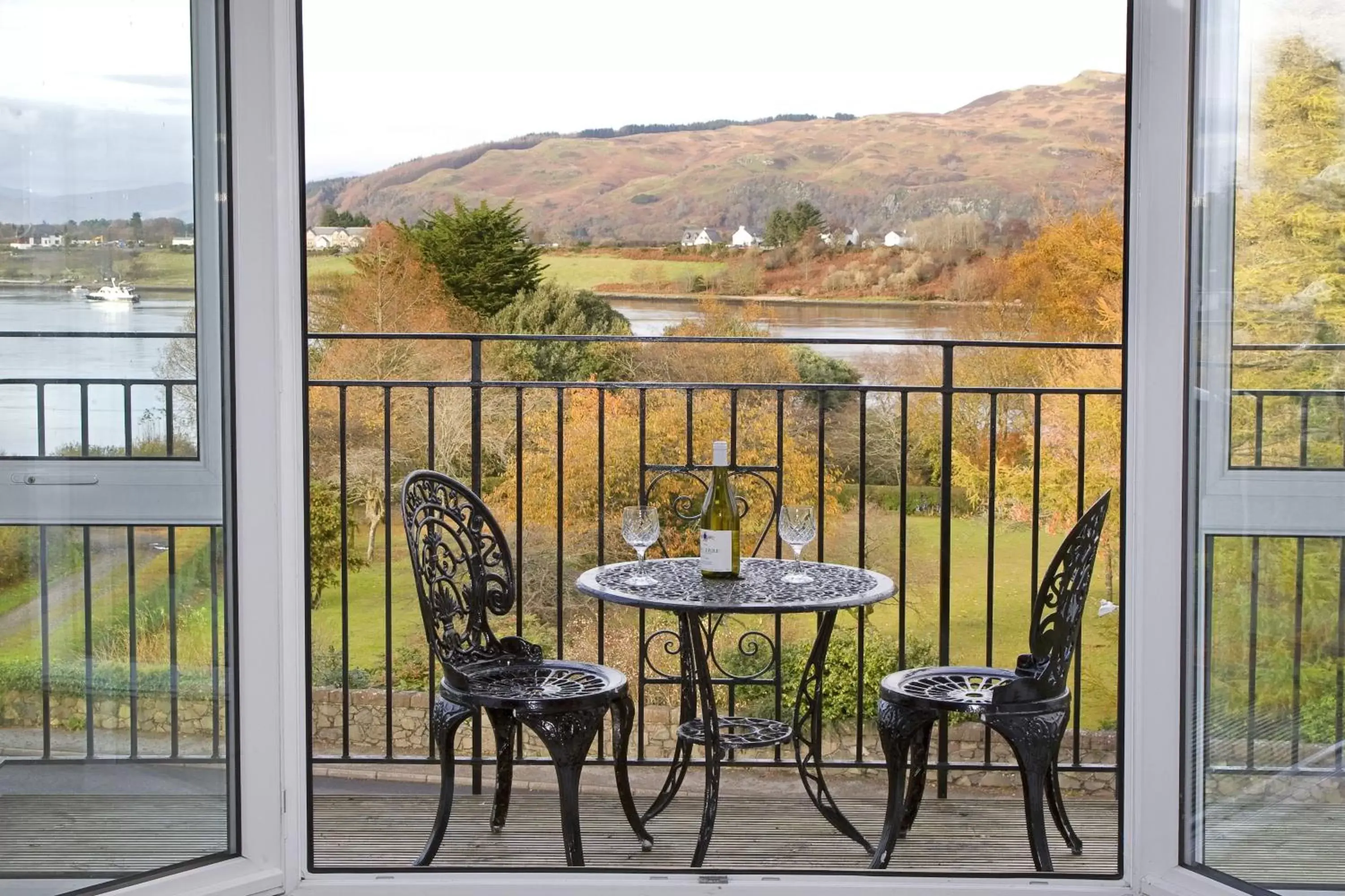 Deluxe Double Room with Balcony and Sea View in Falls of Lora Hotel Deluxe Double Room with Balcony and Sea View in Falls of Lora Hotel