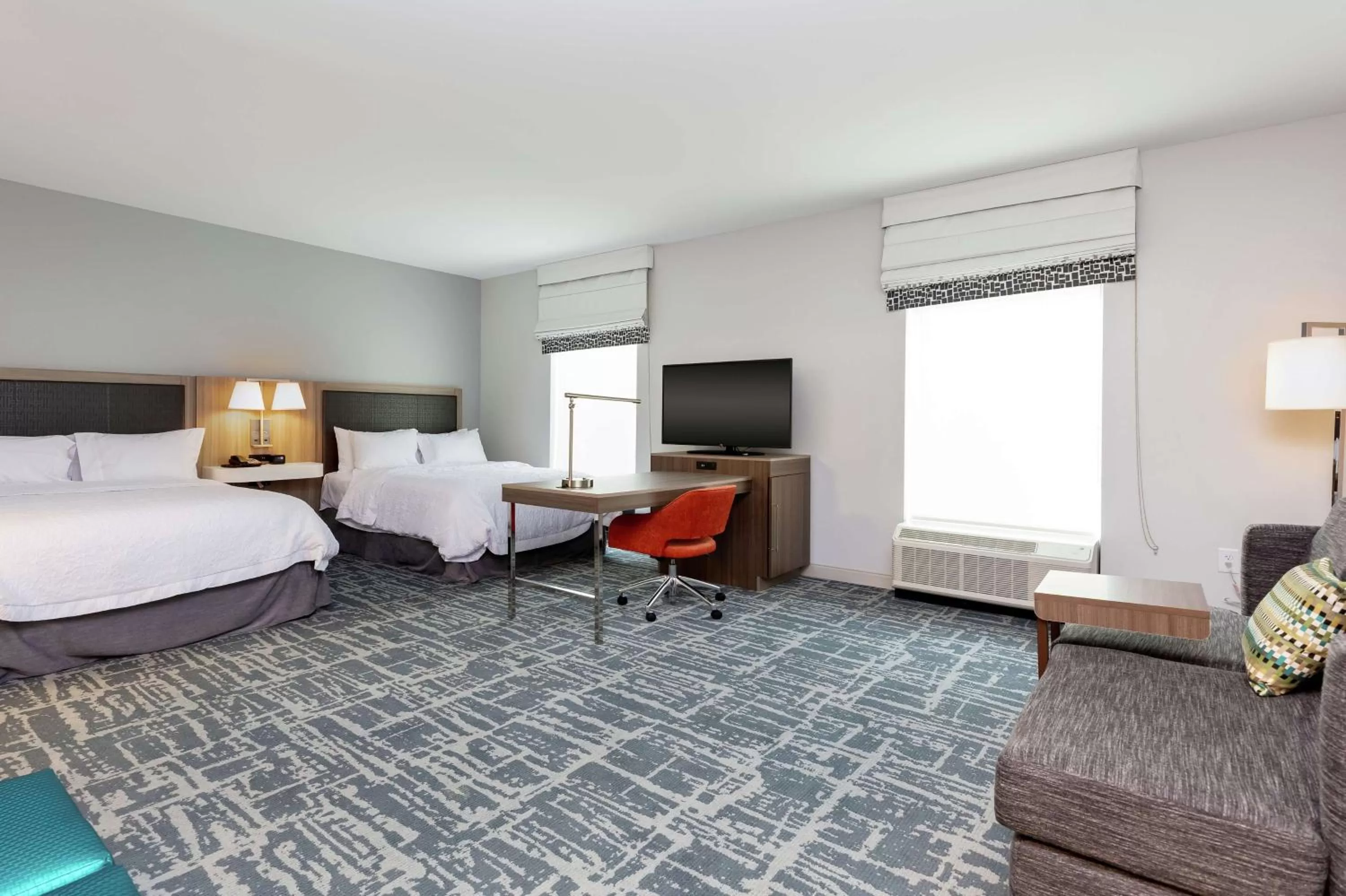 Photo of the whole room, Bed in Hampton Inn Acworth