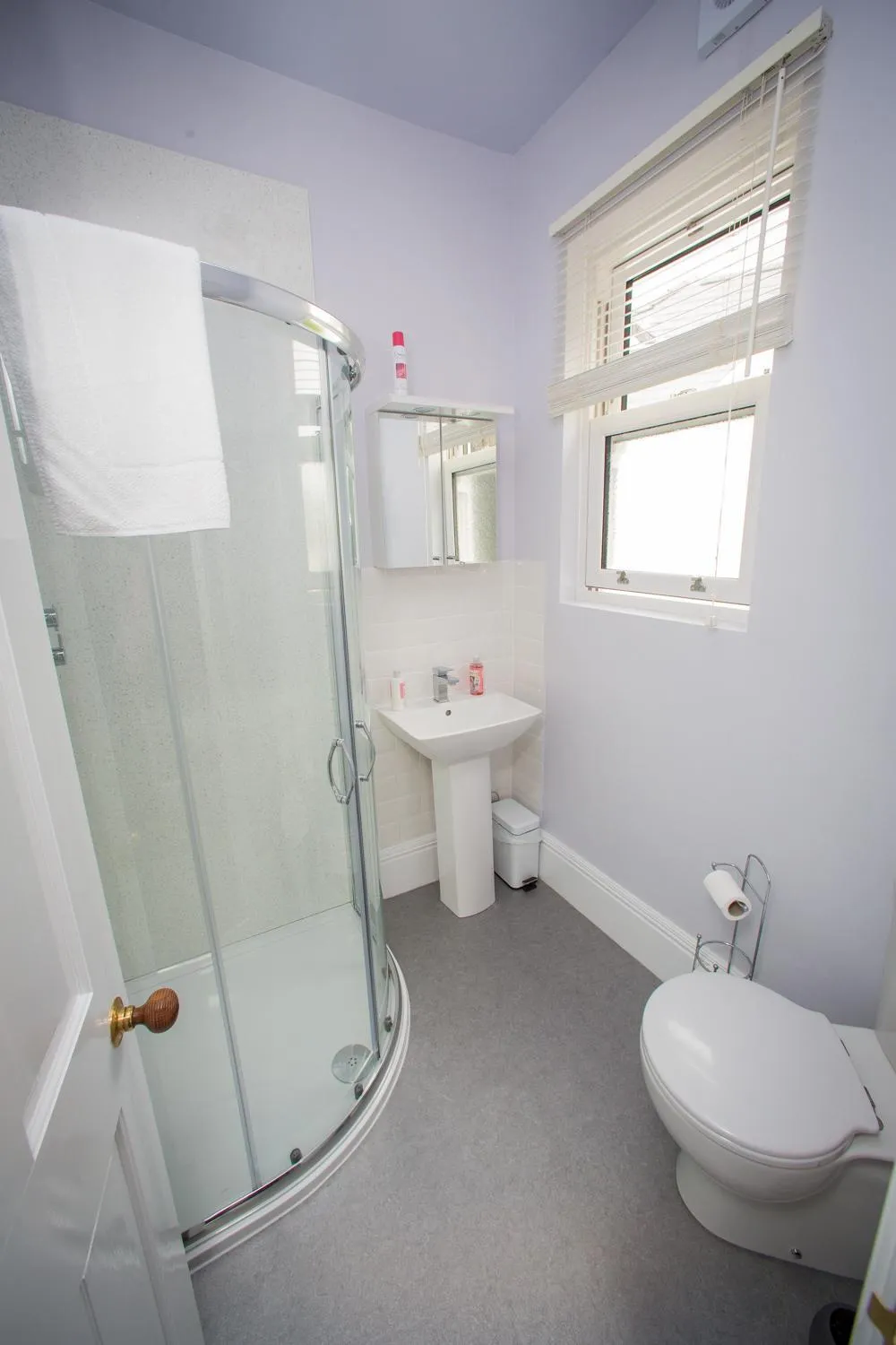 Shower in Studios At Glenthorne