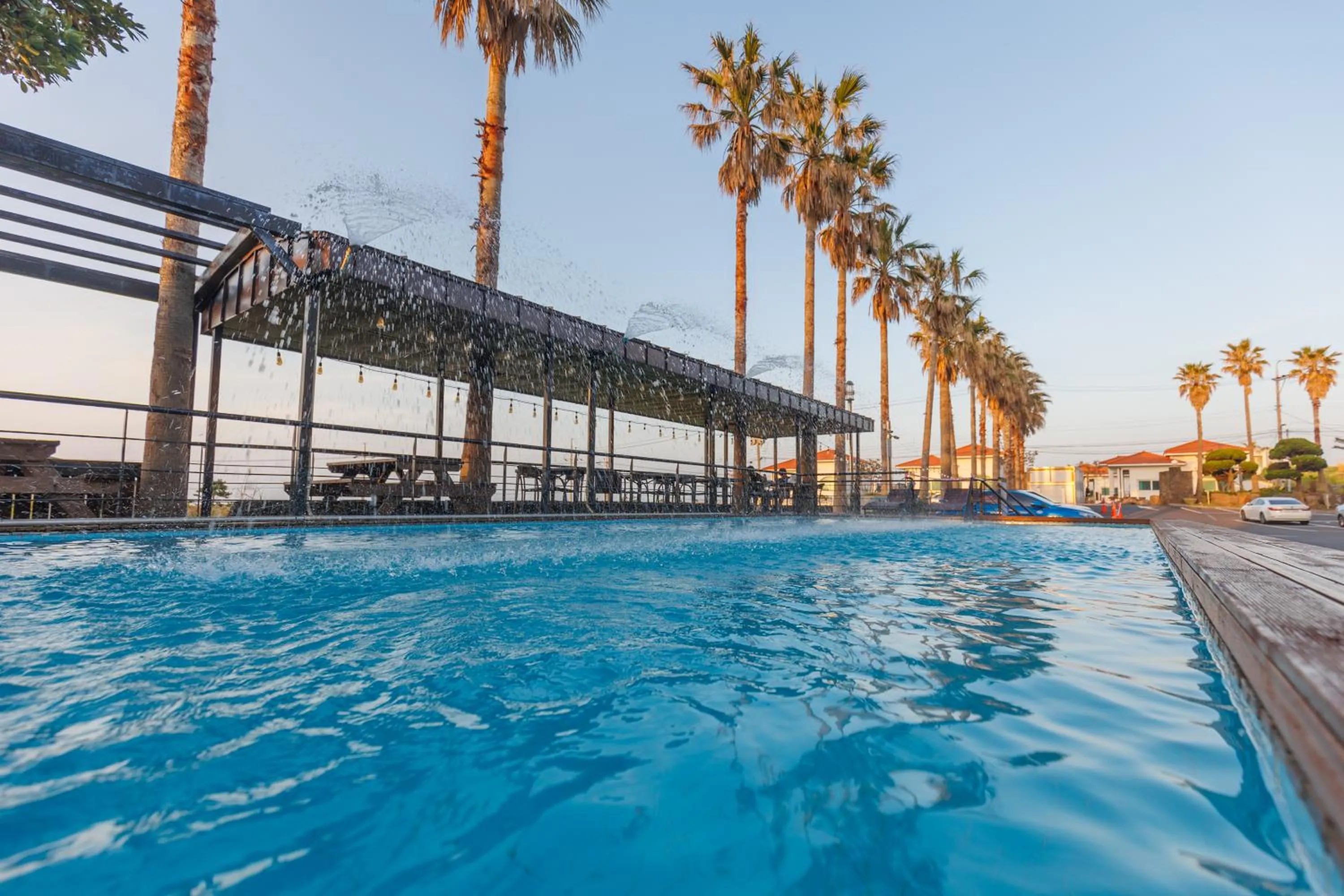 Swimming pool in Benikea Hotel Jeju