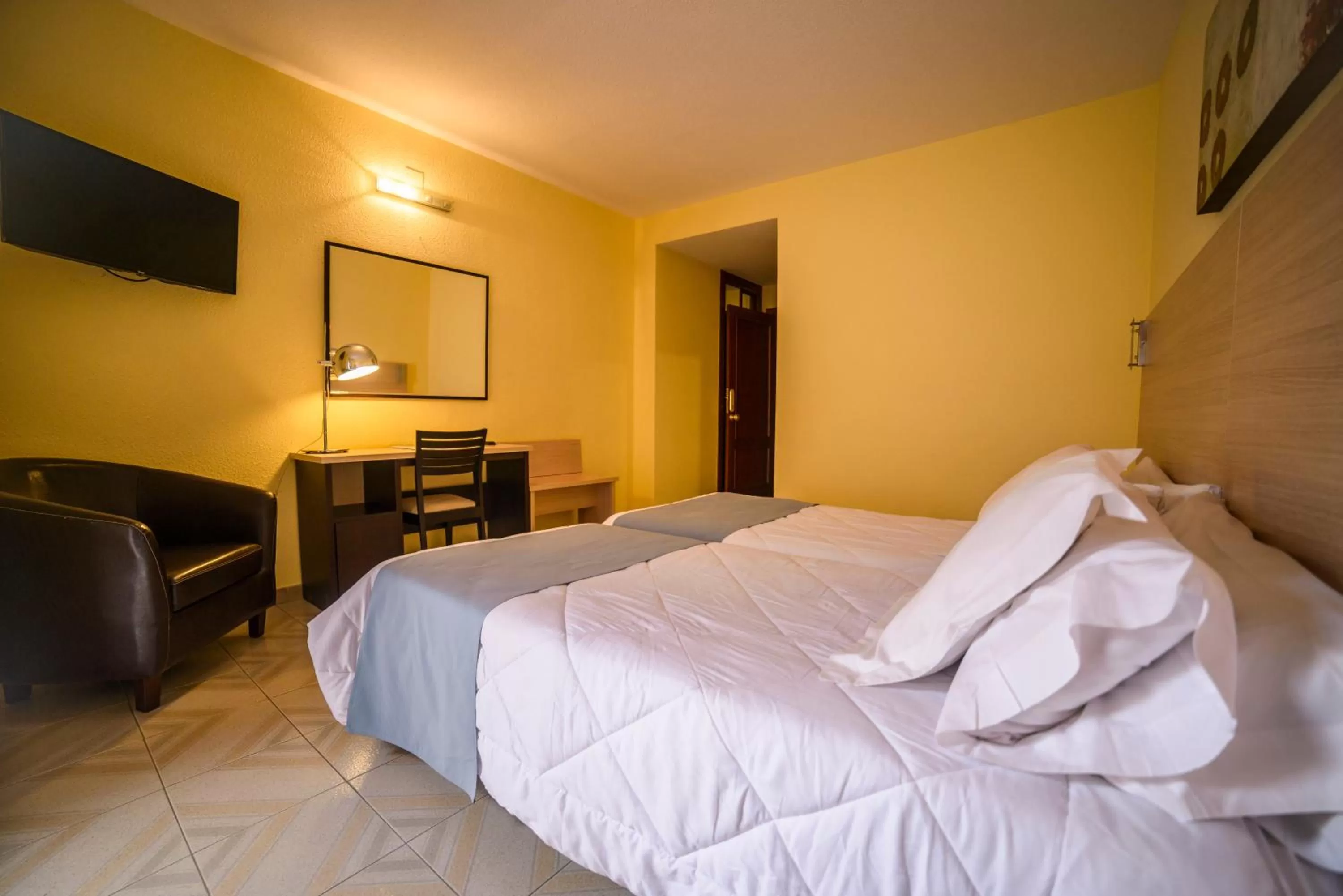 Photo of the whole room, Bed in Hotel Oasis Familiar