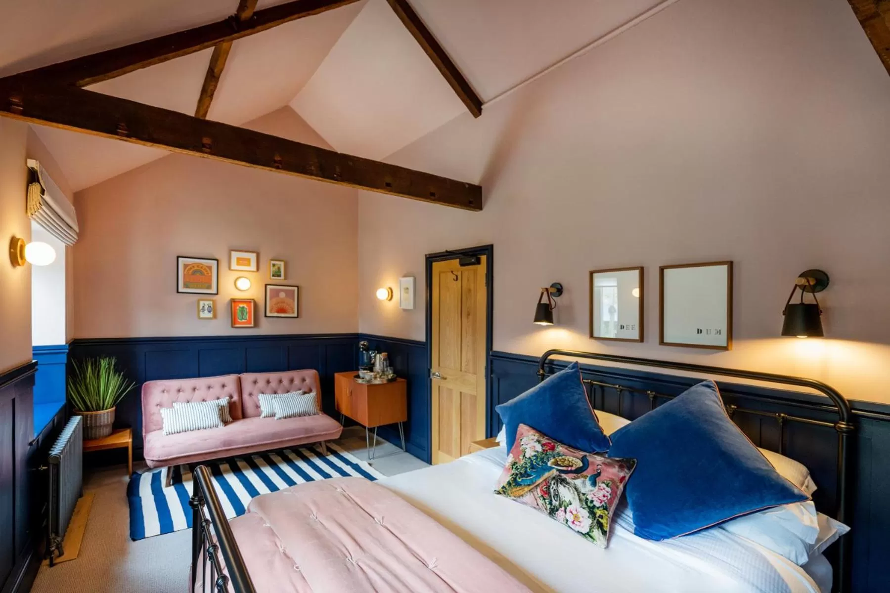 Photo of the whole room, Bed in The Queens Chew Magna