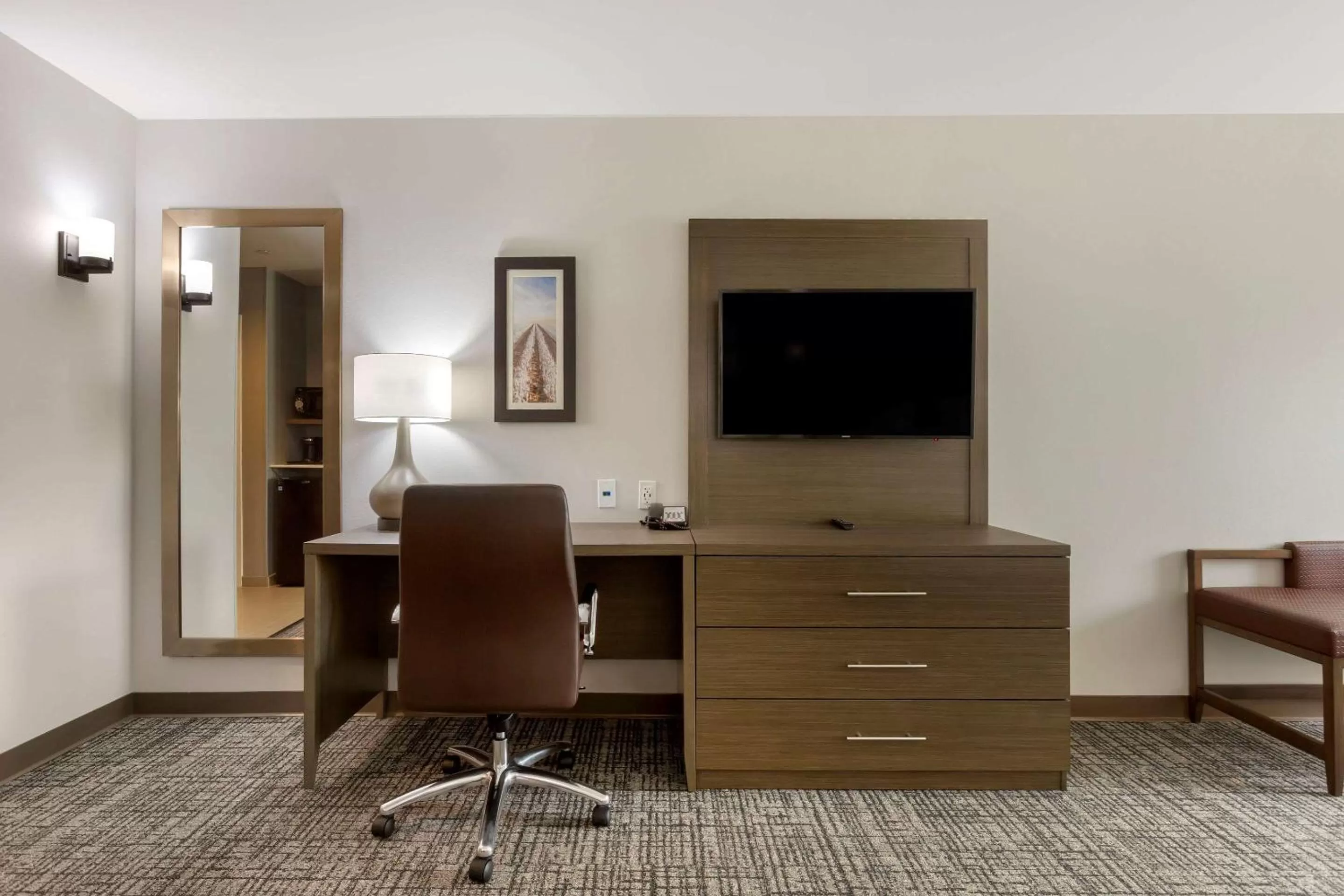 Photo of the whole room in Comfort Inn Jonesboro