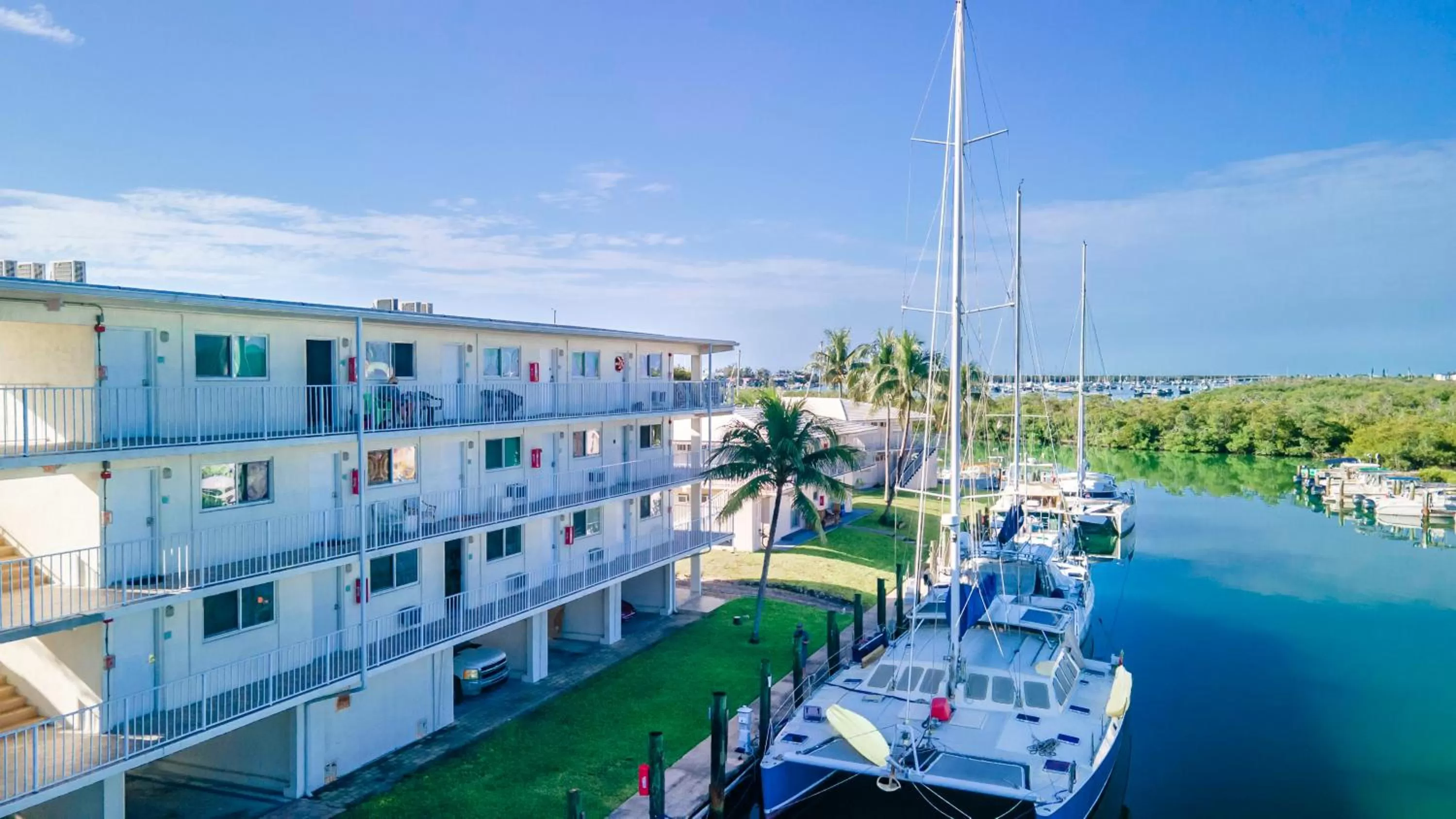 Area and facilities in Skipjack Resort & Marina