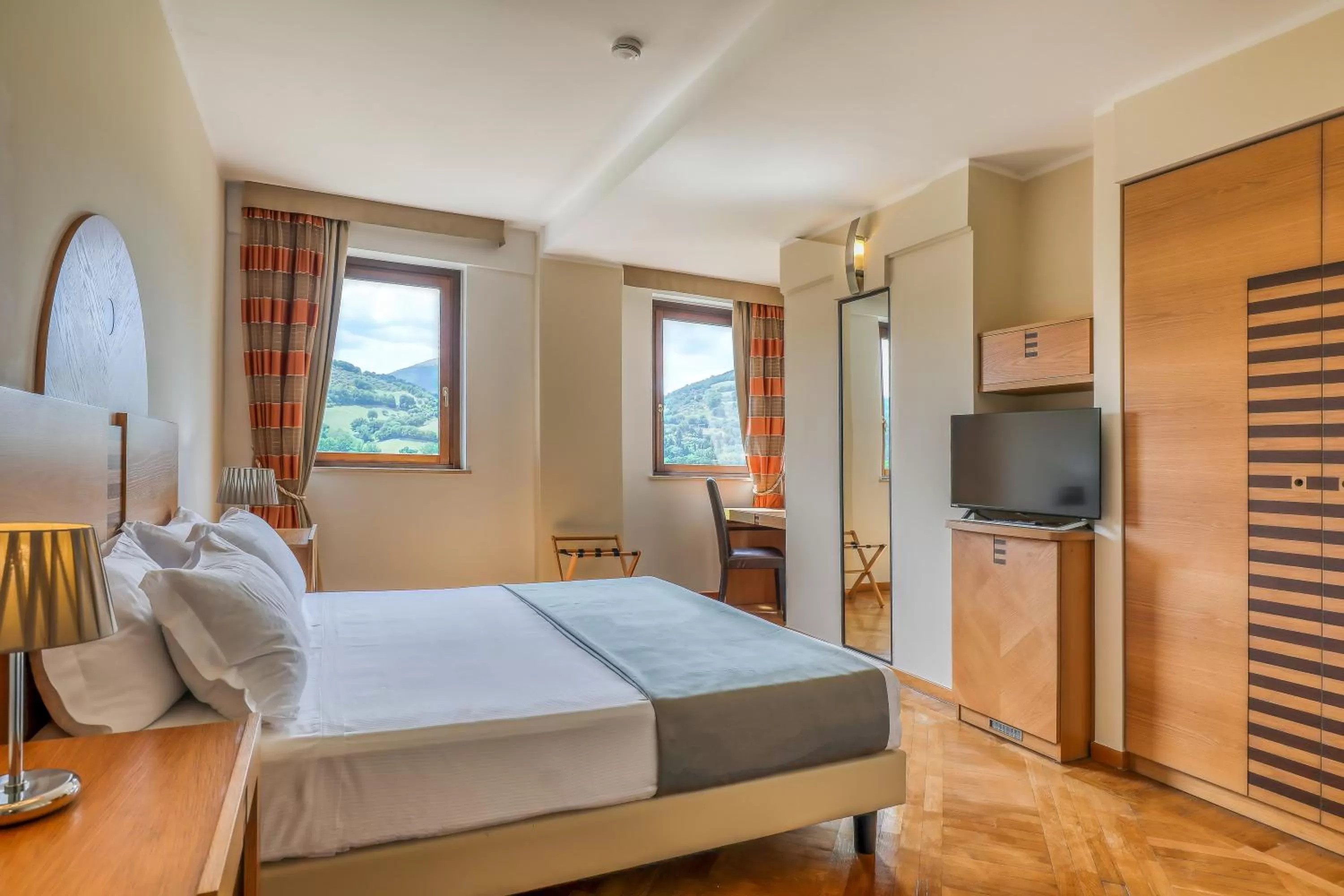 TV and multimedia, Bed in Hotel PentHouse