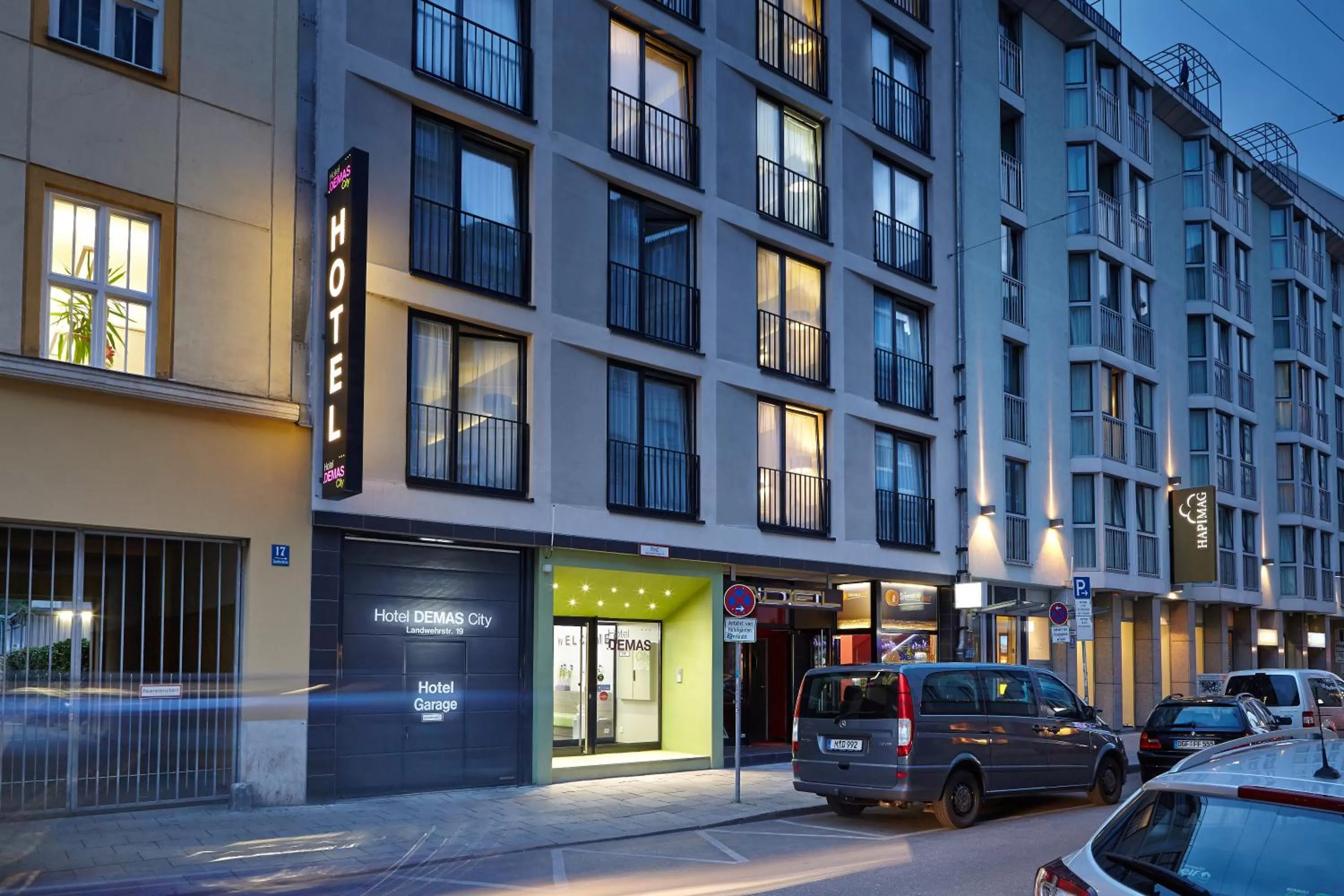 Facade/entrance in Hotel Demas City