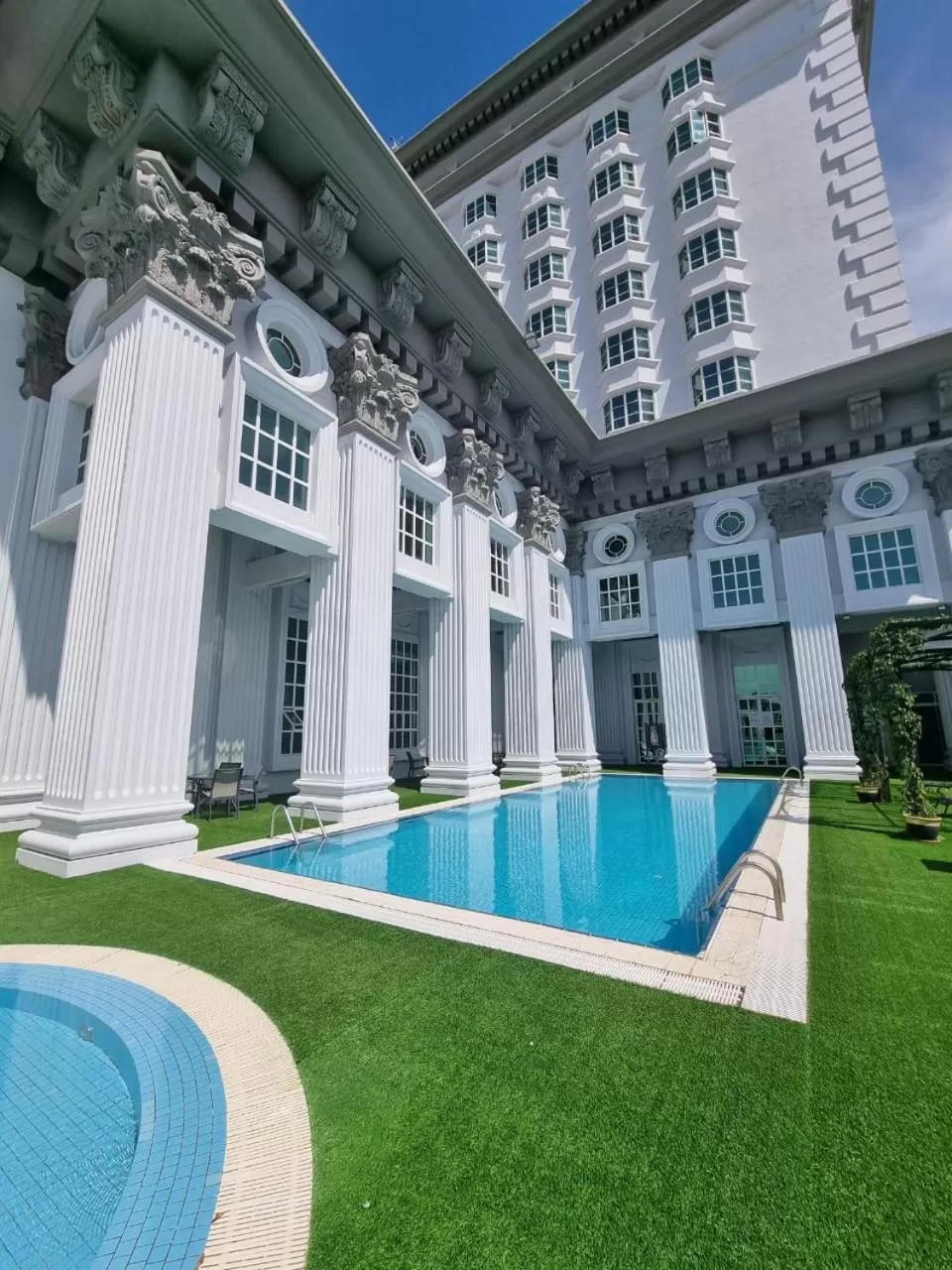 Swimming pool in Grand Swiss-Belhotel Melaka