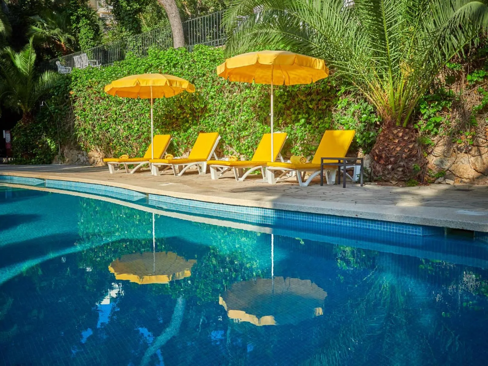 Swimming pool in Hotel Bon Sol Resort & Spa