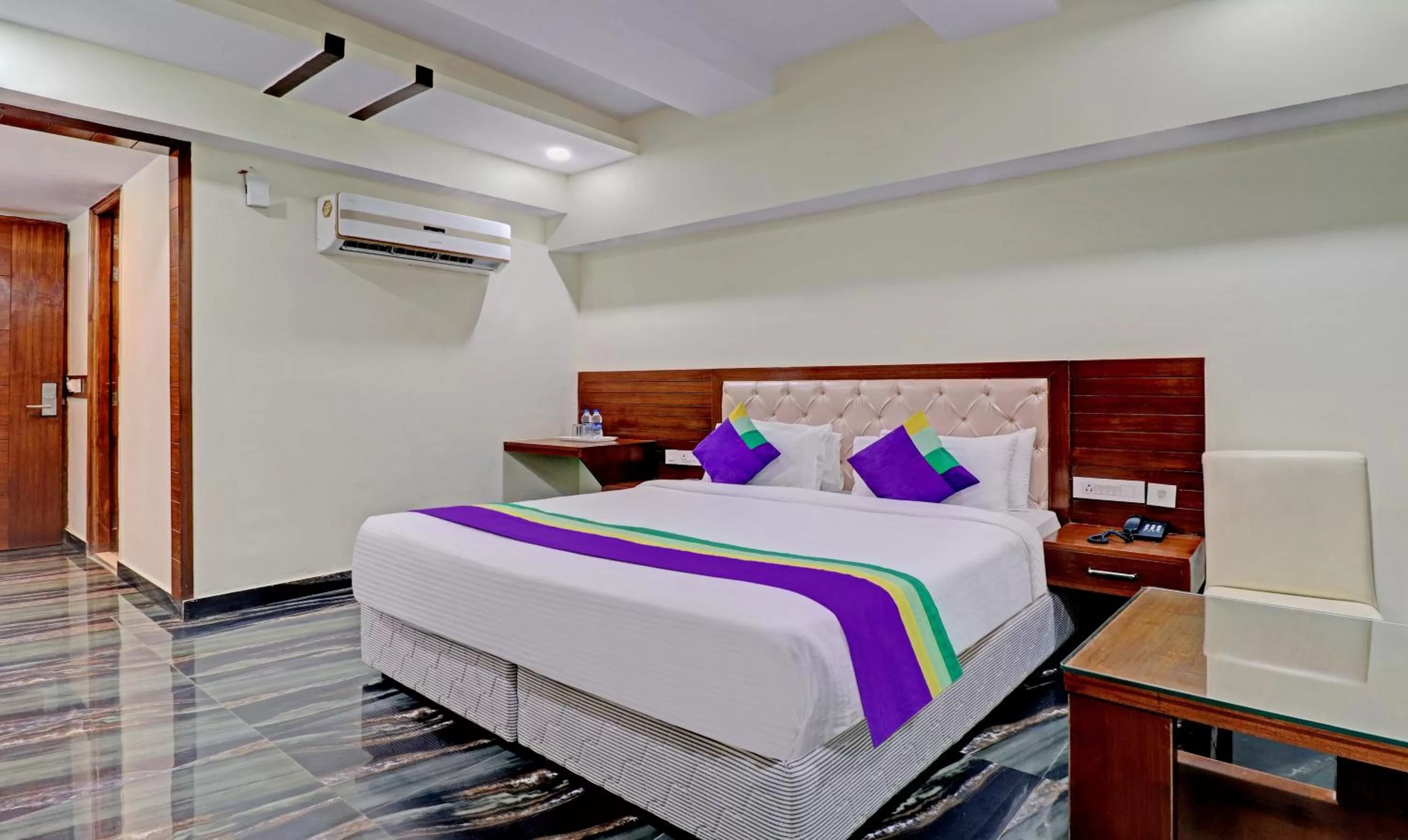 Bed in Treebo Tryst Pearl Avenue Ring Road