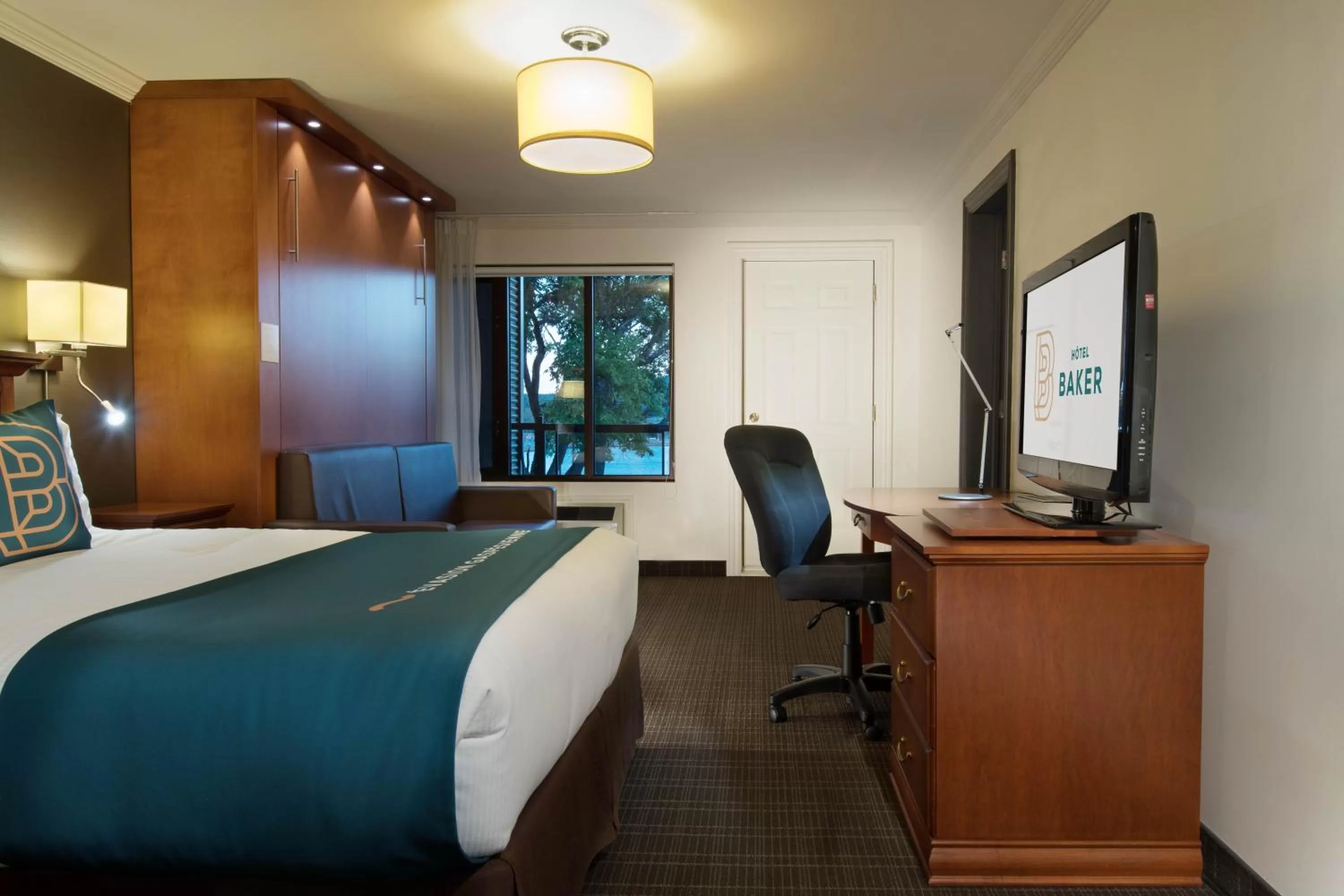 Photo of the whole room, Bed in Hôtel Baker