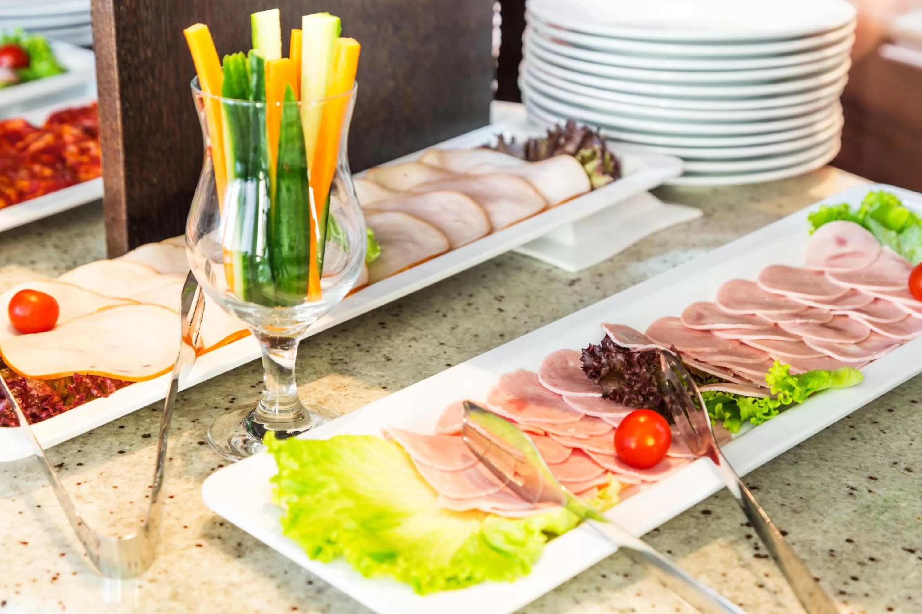 Food and drinks in City Avenue Hotel by HMG-Free Parking-Free Wi-Fi