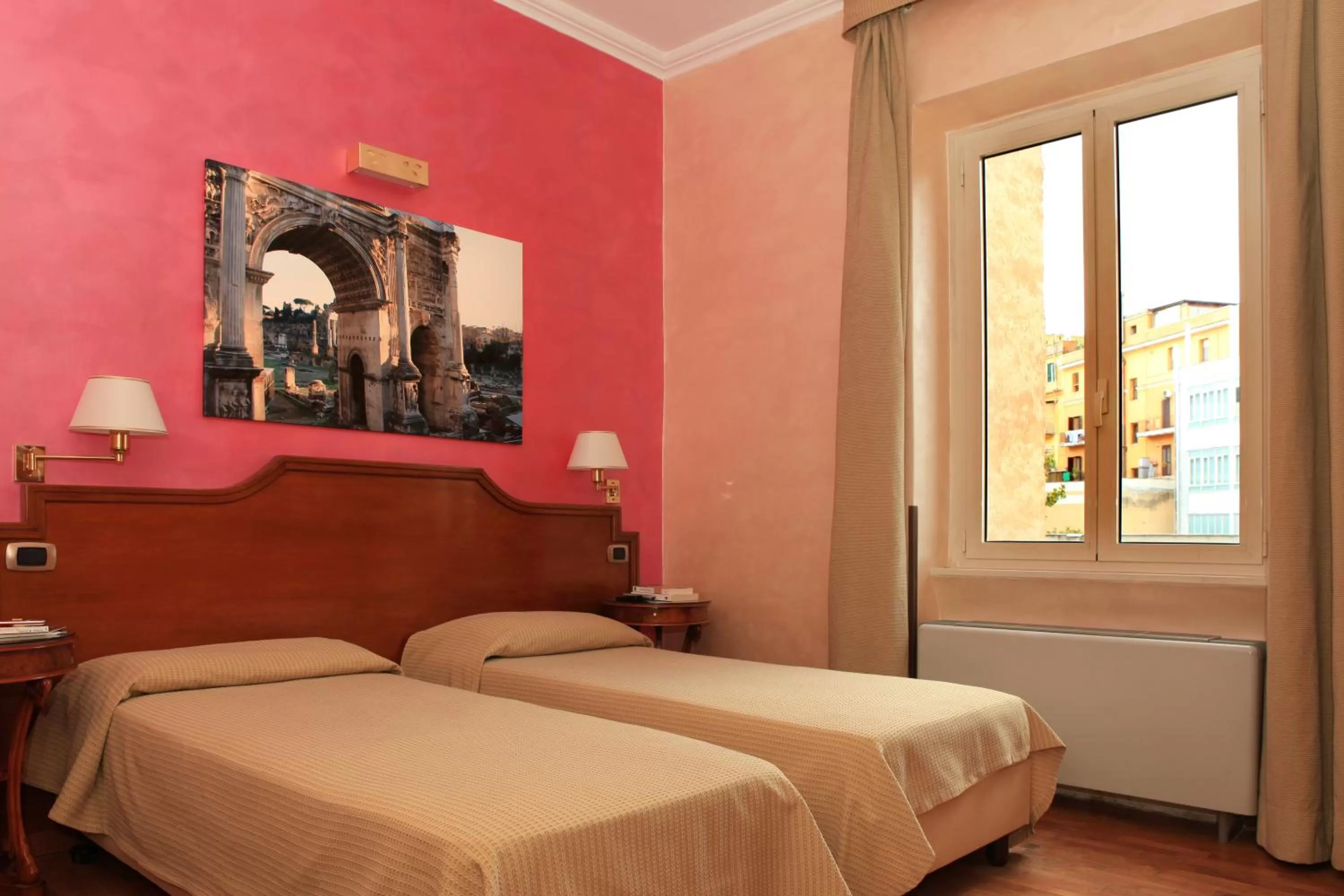 Photo of the whole room, Bed in Hotel Kent