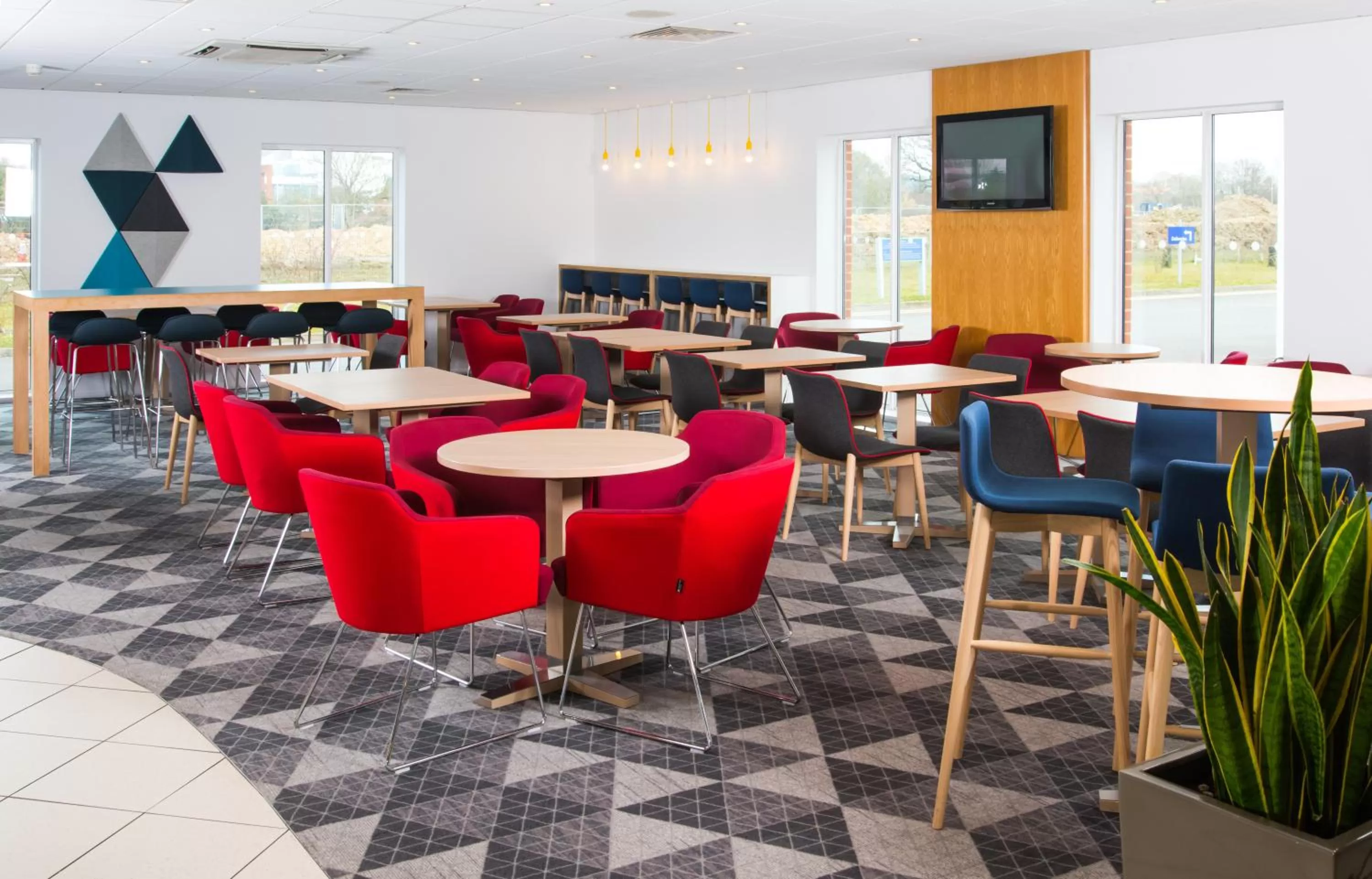 Lobby or reception in Holiday Inn Express Southampton West by IHG