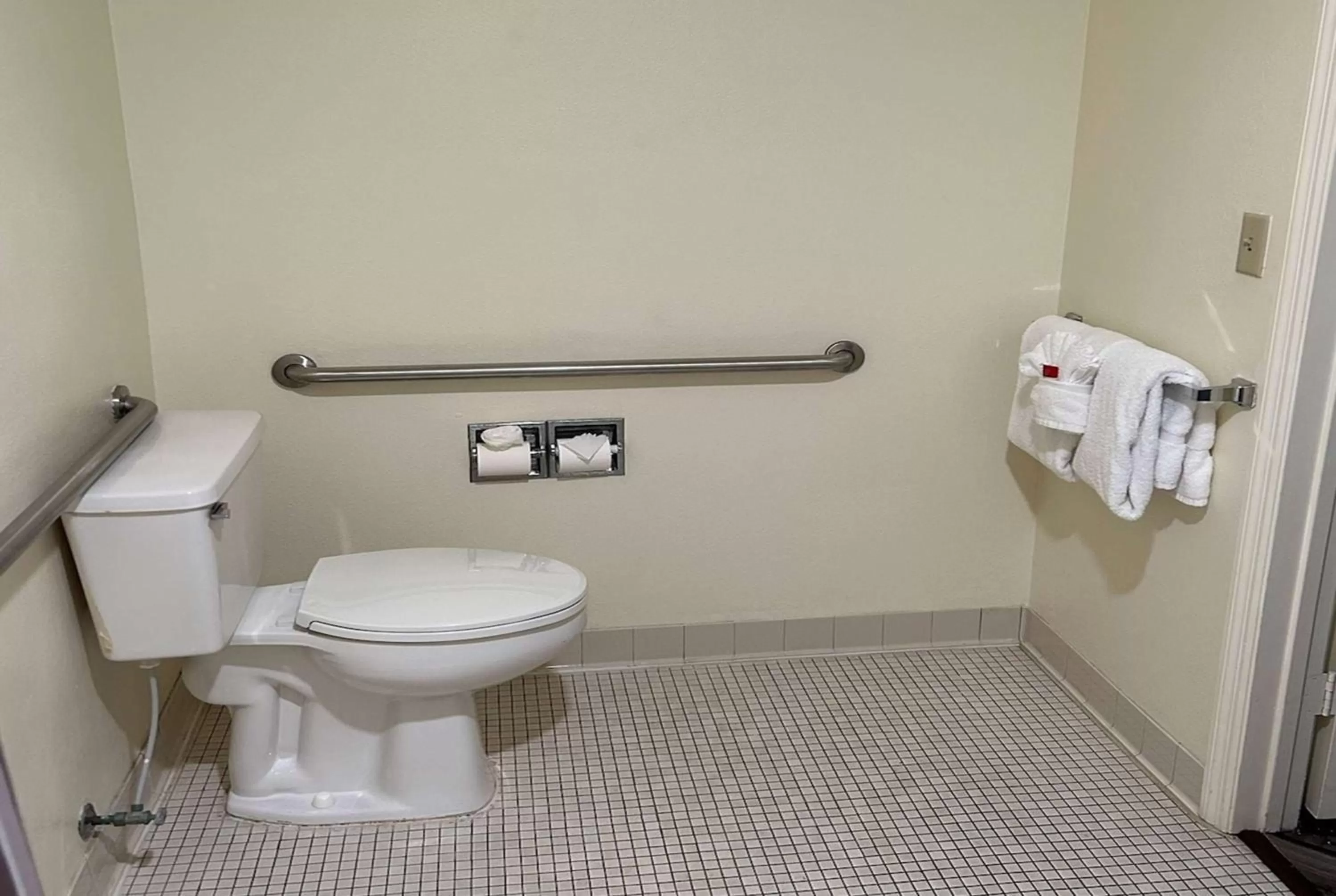 TV and multimedia in La Quinta by Wyndham Orlando South