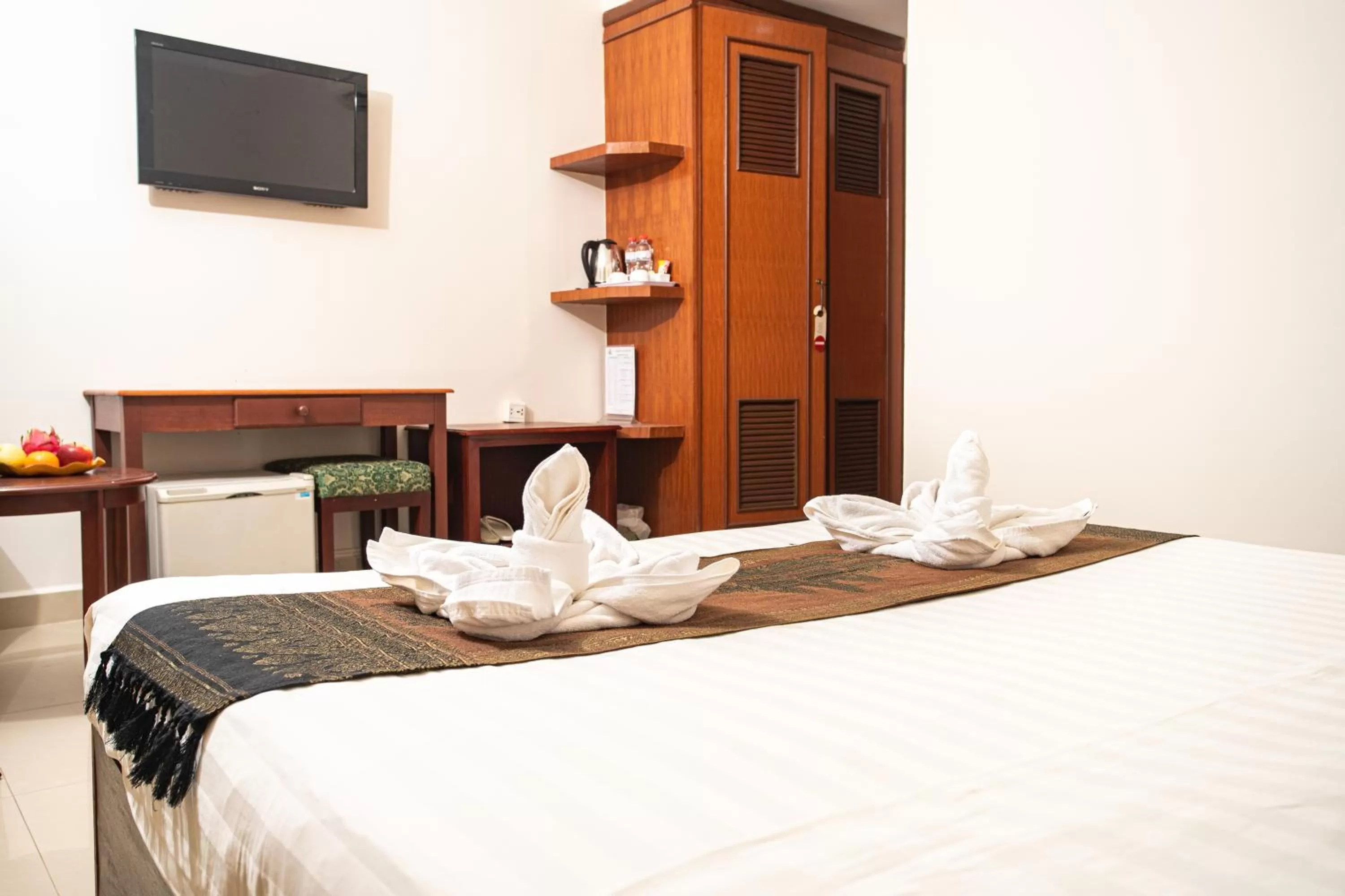 Decorative detail, Bed in Silver Mounts Hotel