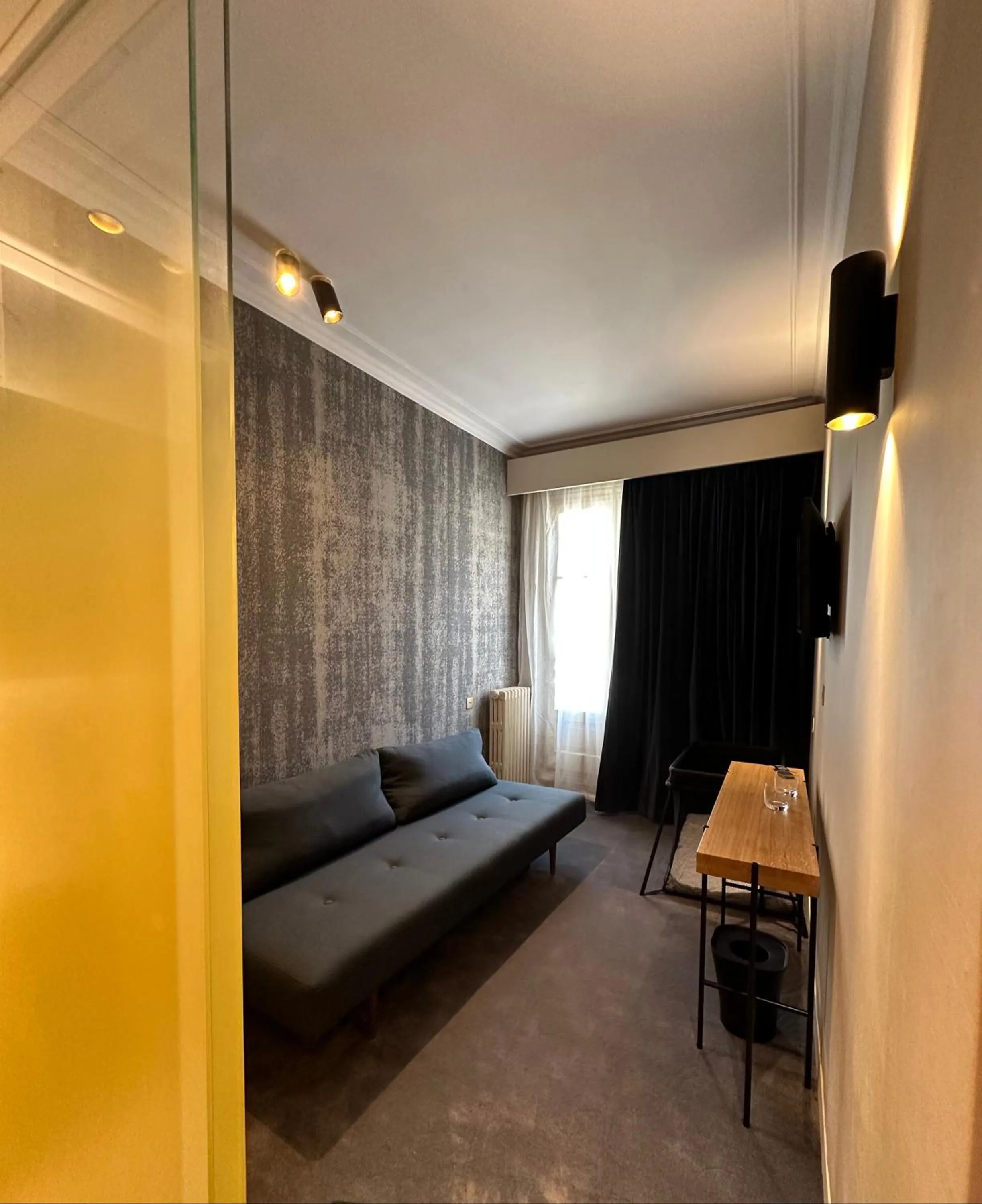 Seating area in Beausejour Ranelagh