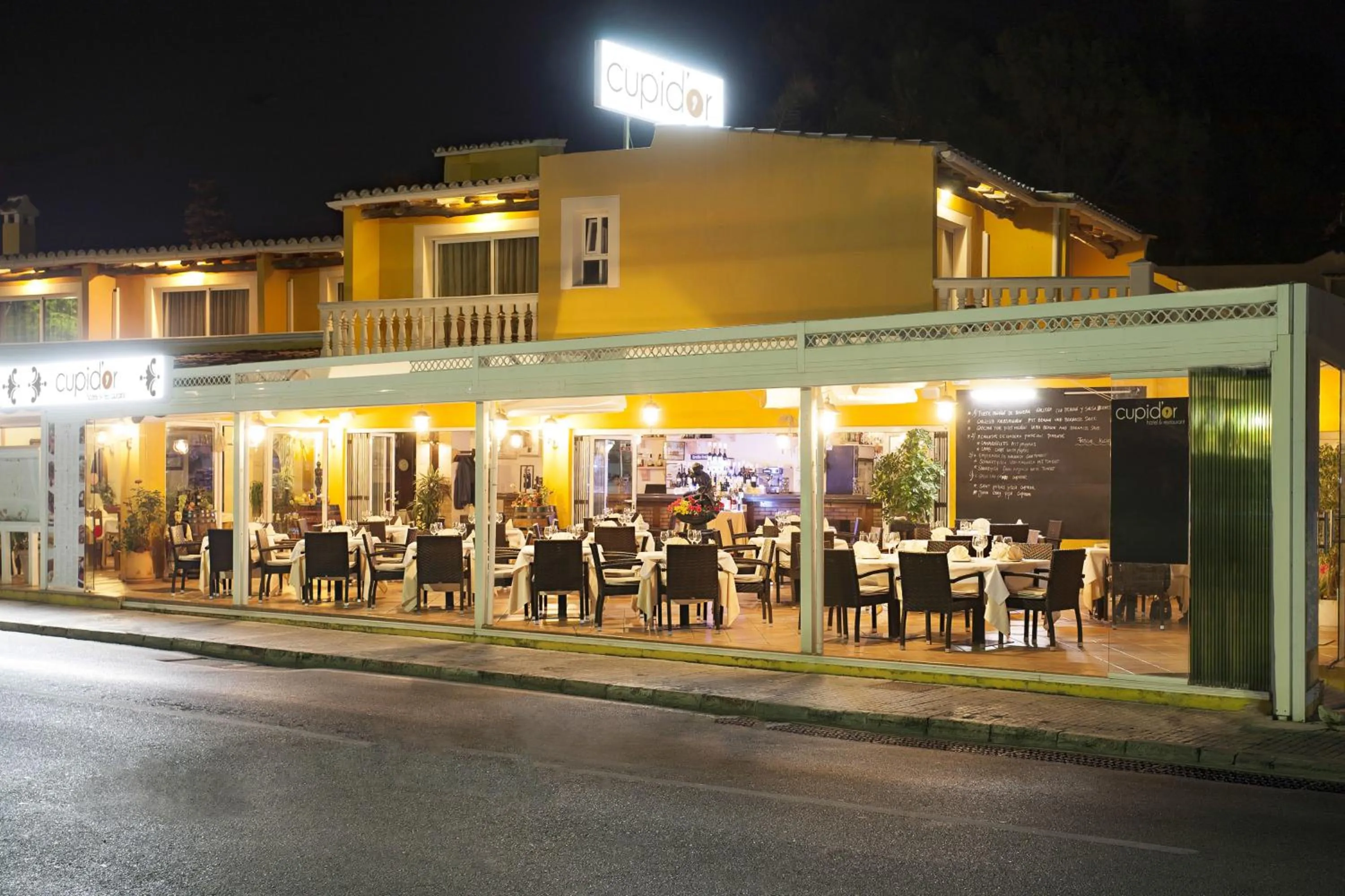 Facade/entrance in Hotel Cupidor