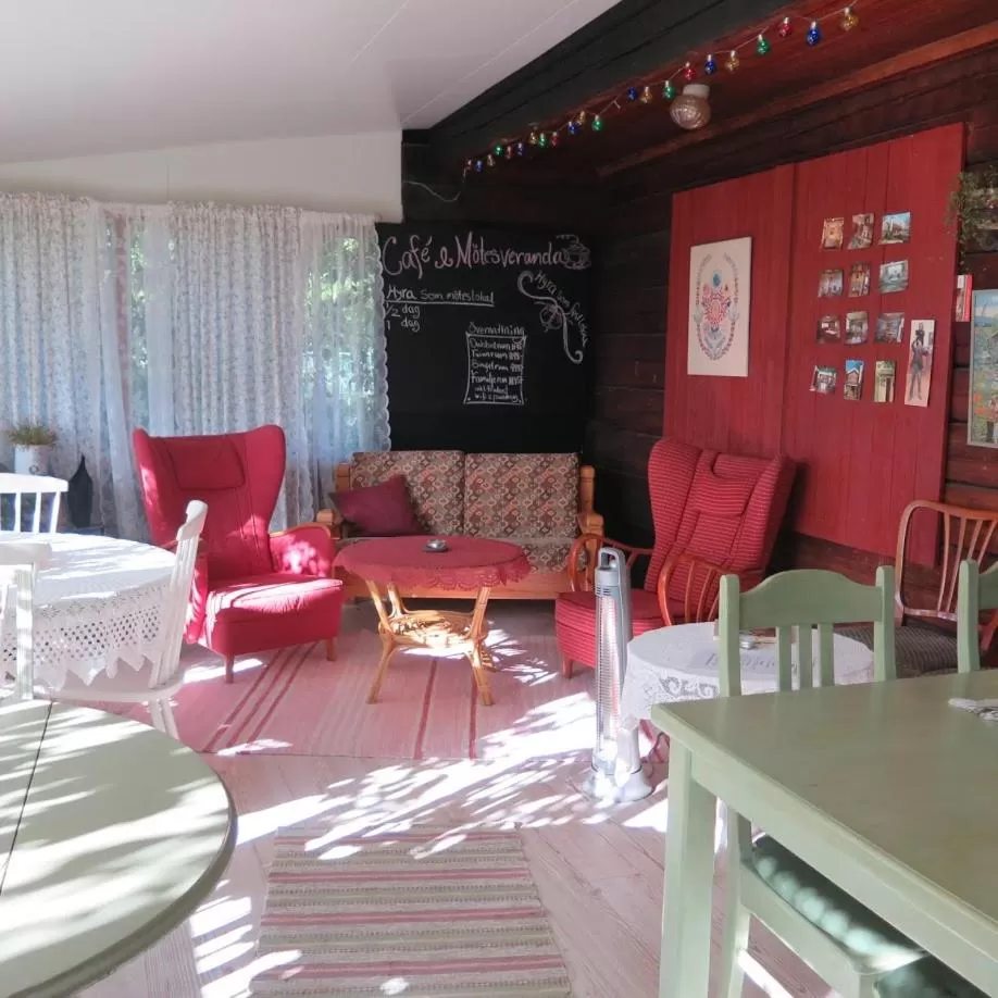 Seating area in Woodstock B&B & Studio Apartments