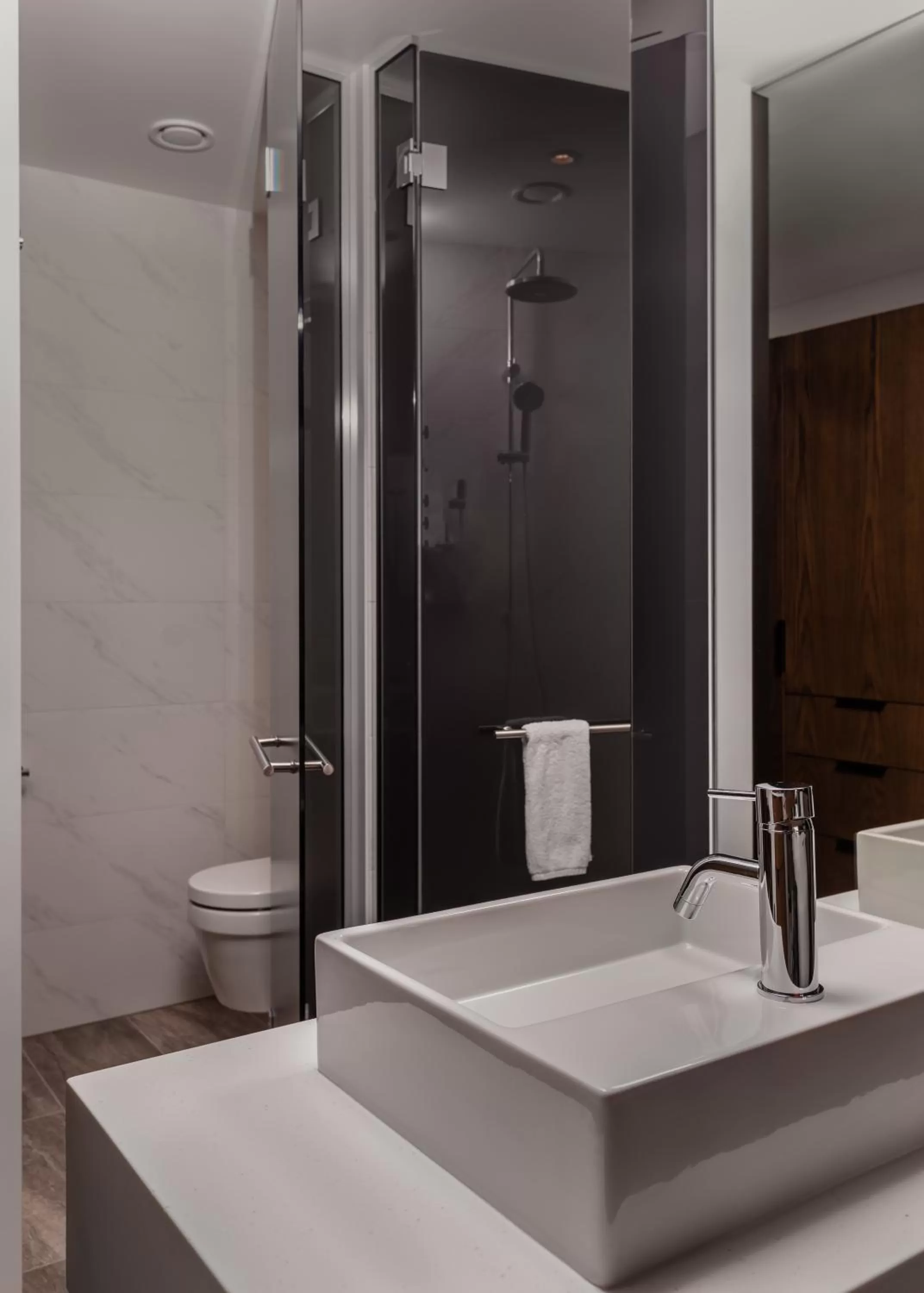 Shower in Novotel Christchurch Airport