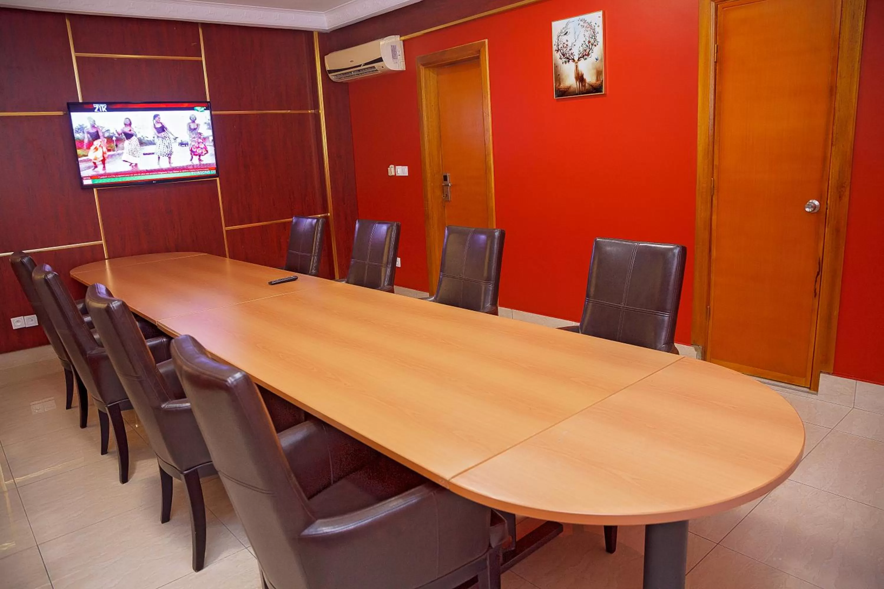 Restaurant/places to eat in NOUBOU INTERNATIONAL HOTEL BONAPRISO