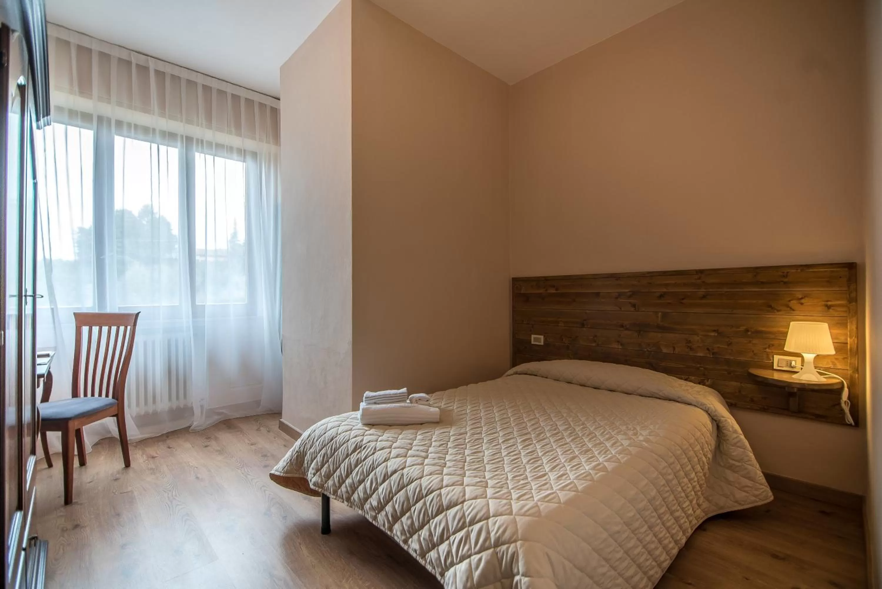 Photo of the whole room, Bed in Certosa di Pontignano Residenza d'Epoca - Place of Charme