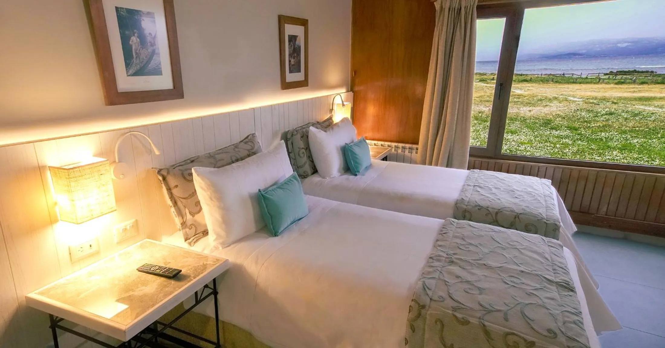 Bedroom, Bed in Tolkeyen Ushuaia Hotel