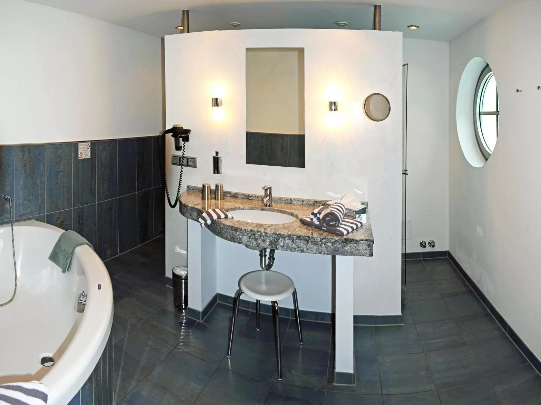 Bathroom in Hotel-Restaurant Thomsen