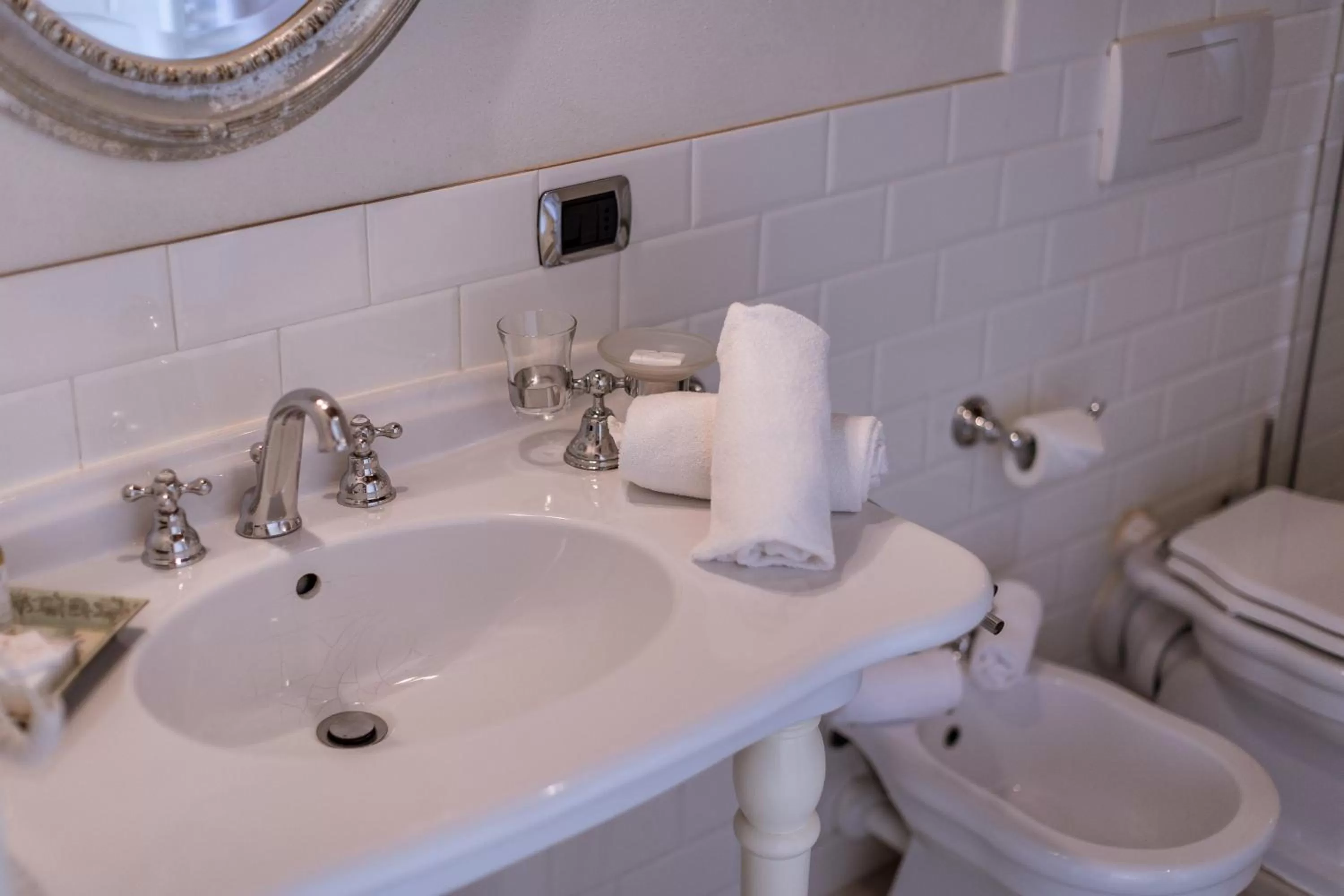 Bathroom in Classique