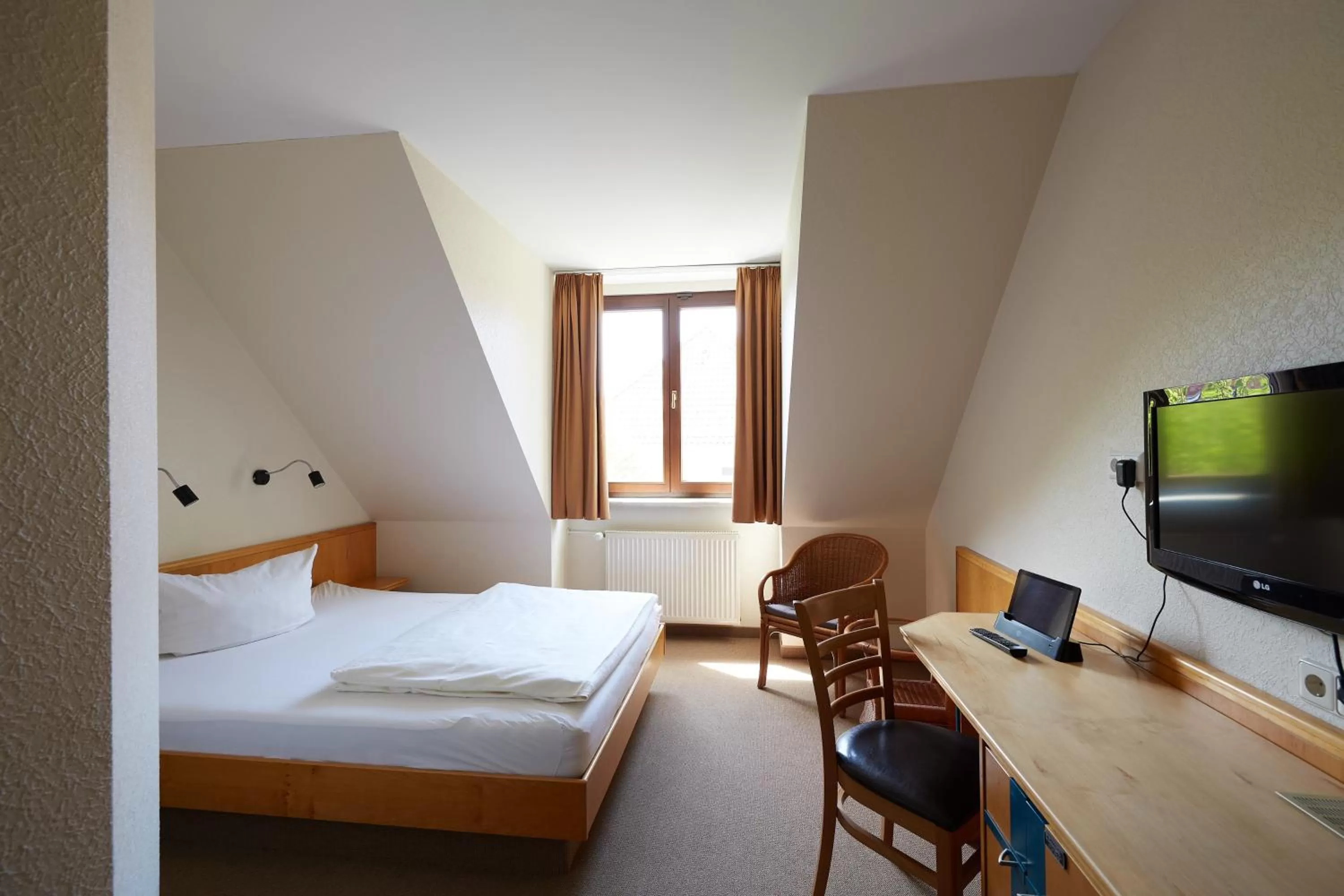 Bed in Hotel garni "Zum Eichwerder"