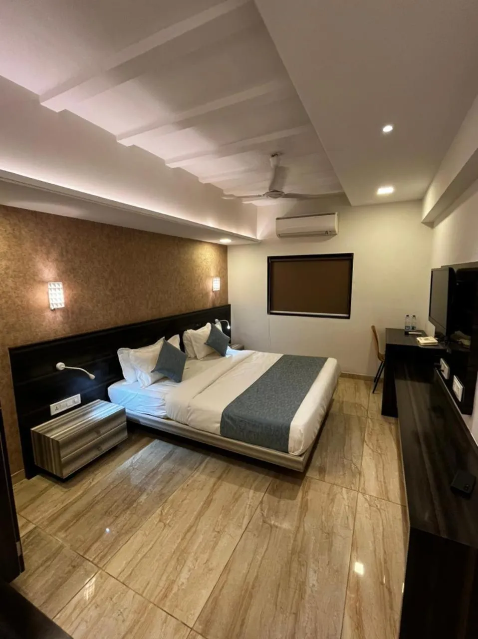 Bedroom in Click Hotel by Suba, Jamnagar