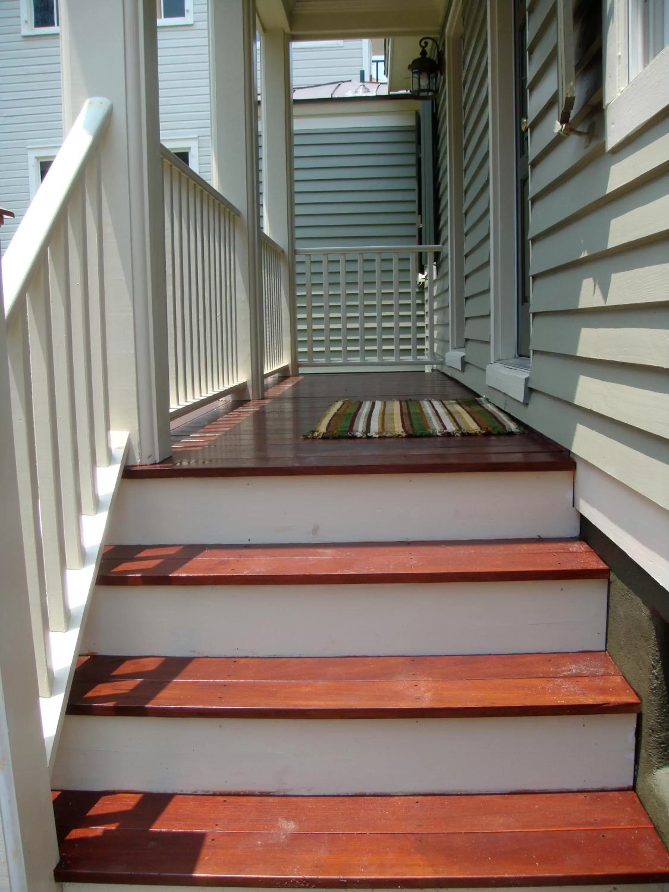 Facade/entrance in 22 Charlotte